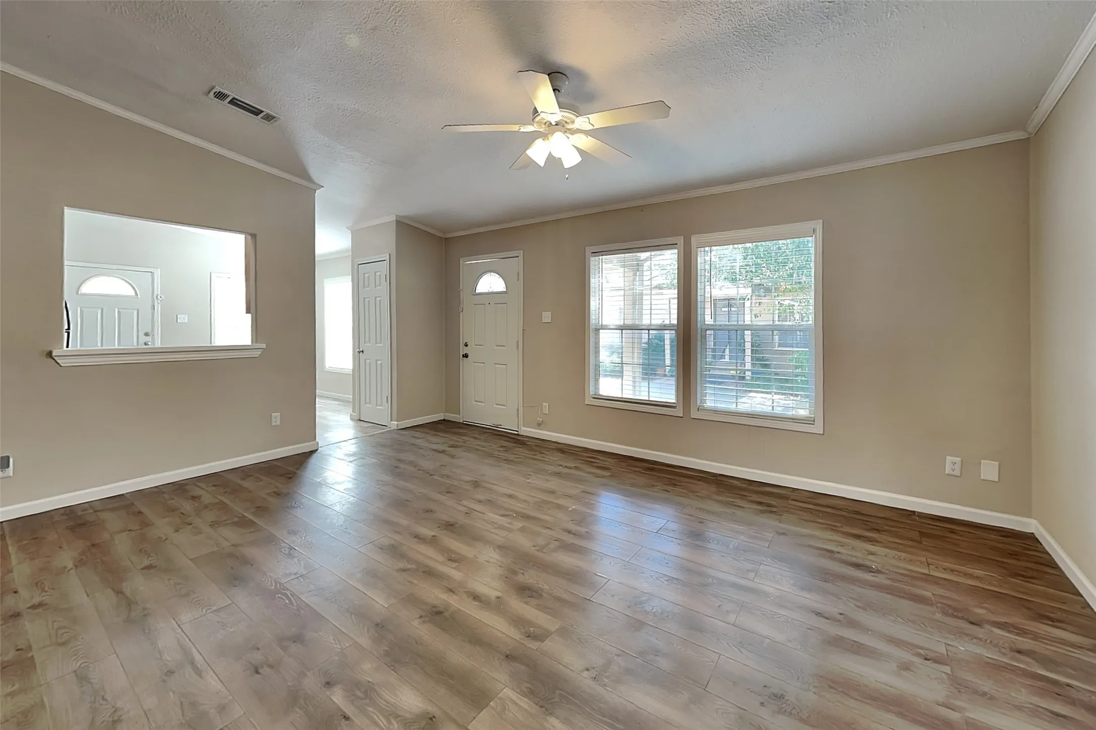 Single Family Residence For Rent in Dallas County , 13753 Biggs Street, Dallas, Texas 75253, 3 Bedroom, 2 Bathroom, Garage spaces, 1,120 Sqft, built in 2001, mls#21395310, Real Estate Agent in Dallas, Homes For Rent in Dallas county, Homes For Rent in Dallas, Realtor in Dallas Texas, Real Estate Brokerage Independent Realty Texas, Luminita Cordes Realtor