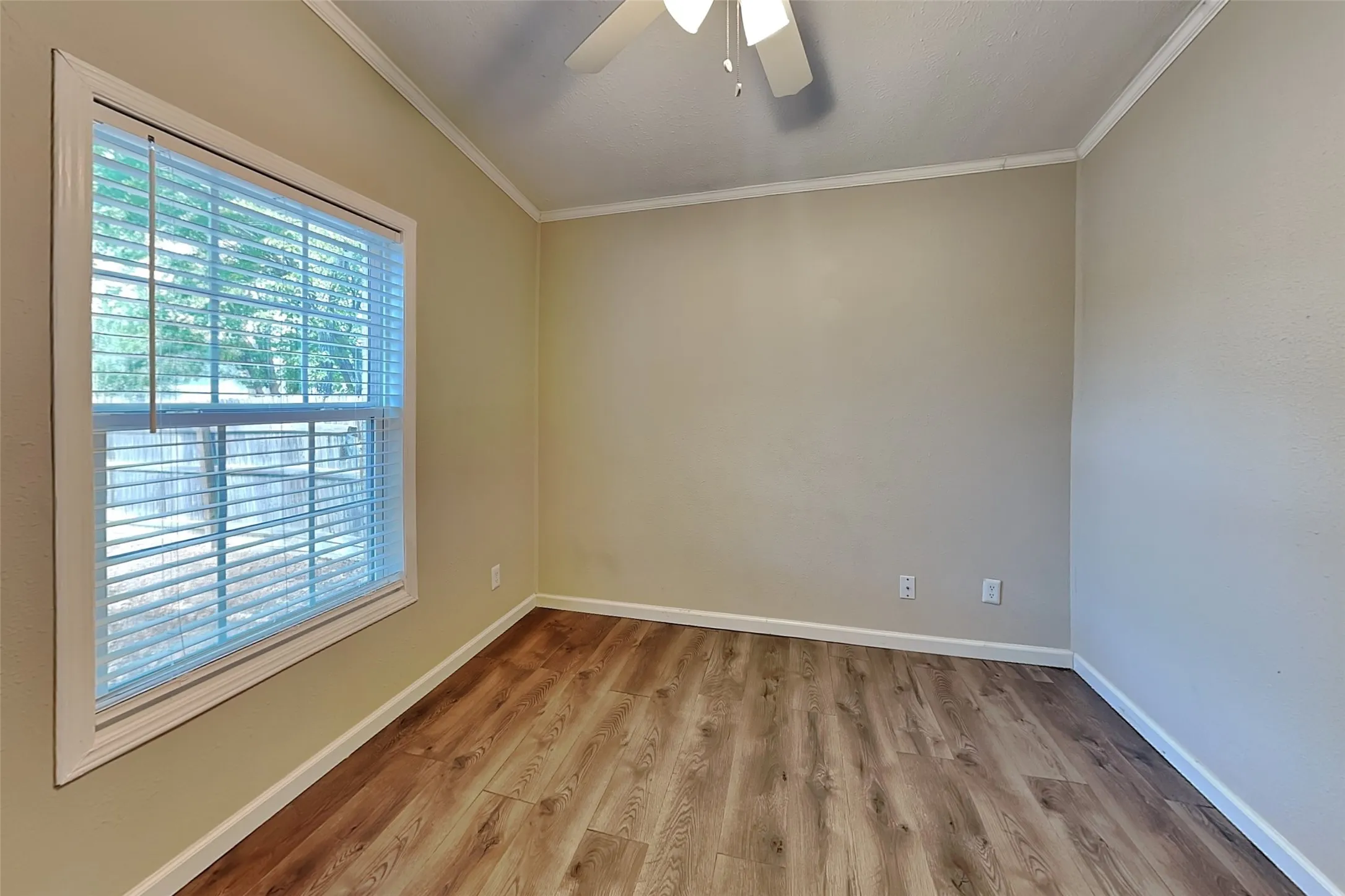 Single Family Residence For Rent in Dallas County , 13753 Biggs Street, Dallas, Texas 75253, 3 Bedroom, 2 Bathroom, Garage spaces, 1,120 Sqft, built in 2001, mls#21395310, Real Estate Agent in Dallas, Homes For Rent in Dallas county, Homes For Rent in Dallas, Realtor in Dallas Texas, Real Estate Brokerage Independent Realty Texas, Luminita Cordes Realtor