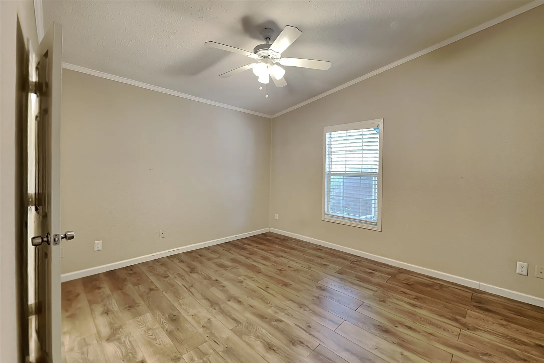Single Family Residence For Rent in Dallas County , 13753 Biggs Street, Dallas, Texas 75253, 3 Bedroom, 2 Bathroom, Garage spaces, 1,120 Sqft, built in 2001, mls#21395310, Real Estate Agent in Dallas, Homes For Rent in Dallas county, Homes For Rent in Dallas, Realtor in Dallas Texas, Real Estate Brokerage Independent Realty Texas, Luminita Cordes Realtor