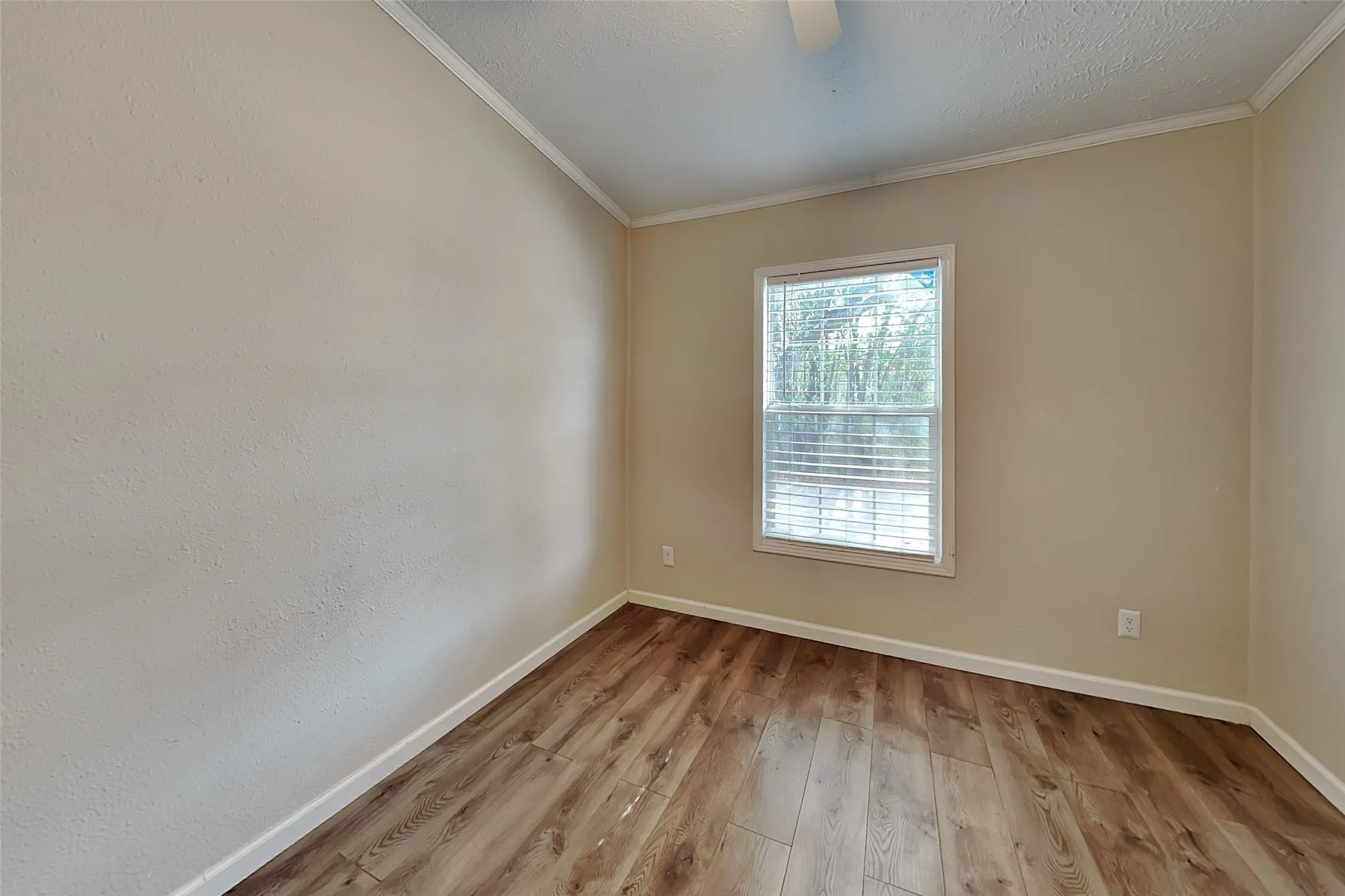 Single Family Residence For Rent in Dallas County , 13753 Biggs Street, Dallas, Texas 75253, 3 Bedroom, 2 Bathroom, Garage spaces, 1,120 Sqft, built in 2001, mls#21395310, Real Estate Agent in Dallas, Homes For Rent in Dallas county, Homes For Rent in Dallas, Realtor in Dallas Texas, Real Estate Brokerage Independent Realty Texas, Luminita Cordes Realtor