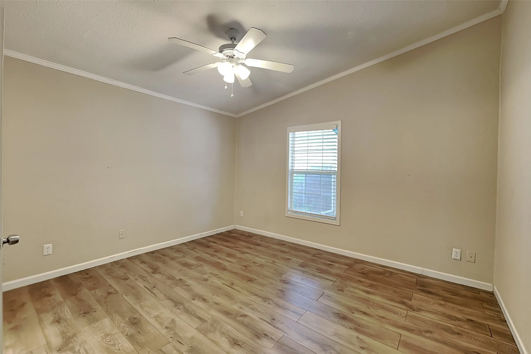 Single Family Residence For Rent in Dallas County , 13753 Biggs Street, Dallas, Texas 75253, 3 Bedroom, 2 Bathroom, Garage spaces, 1,120 Sqft, built in 2001, mls#21395310, Real Estate Agent in Dallas, Homes For Rent in Dallas county, Homes For Rent in Dallas, Realtor in Dallas Texas, Real Estate Brokerage Independent Realty Texas, Luminita Cordes Realtor