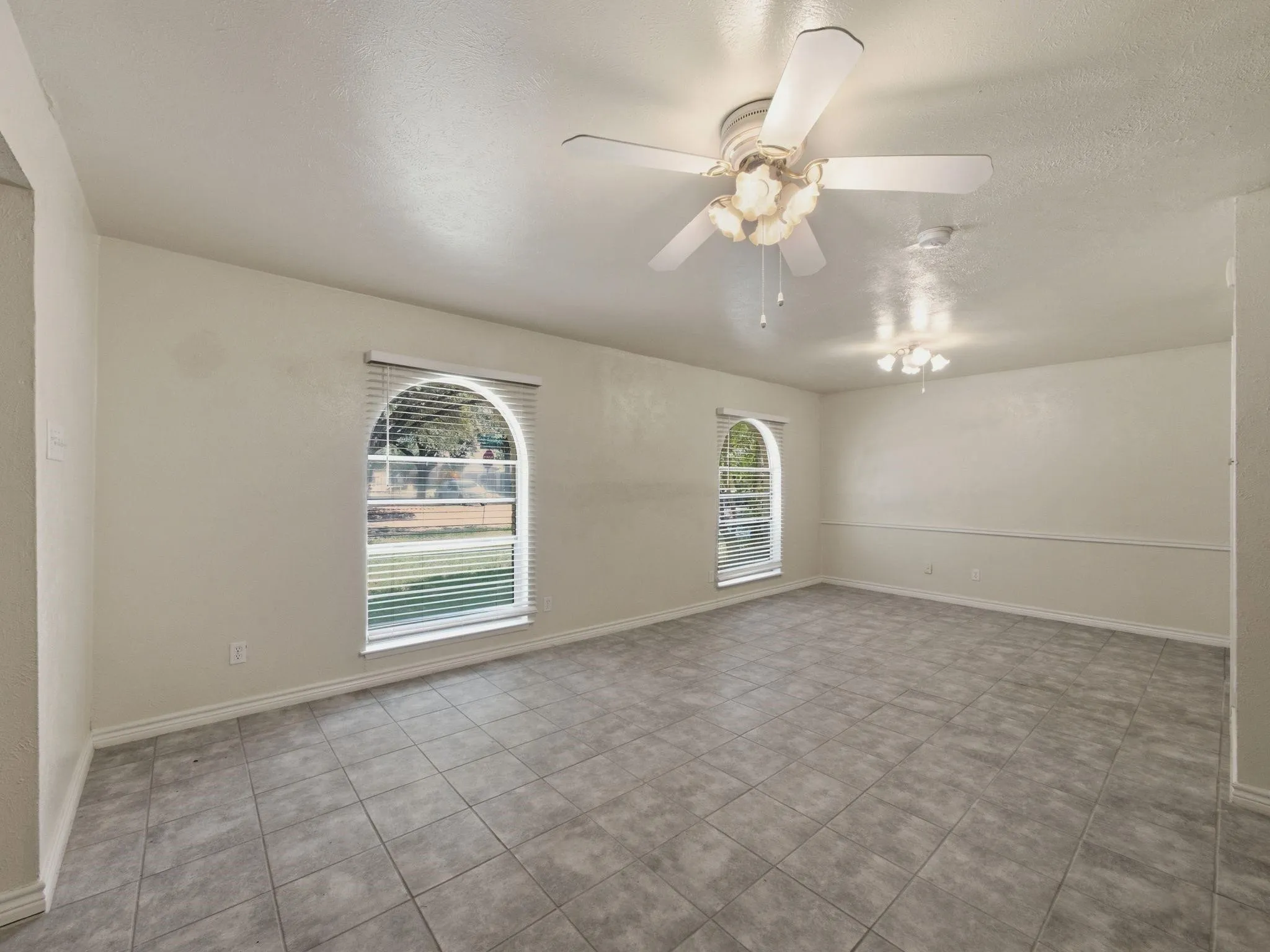 Single Family Residence For Rent in Collin County , 1000 Windy Meadow Drive, Plano, Texas 75023, 3 Bedroom, 2 Bathroom, 2 Garage spaces, 1,930 Sqft, built in 1974, mls#21395214, Real Estate Agent in Plano, Homes For Rent in Collin county, Homes For Rent in Plano, Realtor in Plano Texas, Real Estate Brokerage Independent Realty Texas, Luminita Cordes Realtor