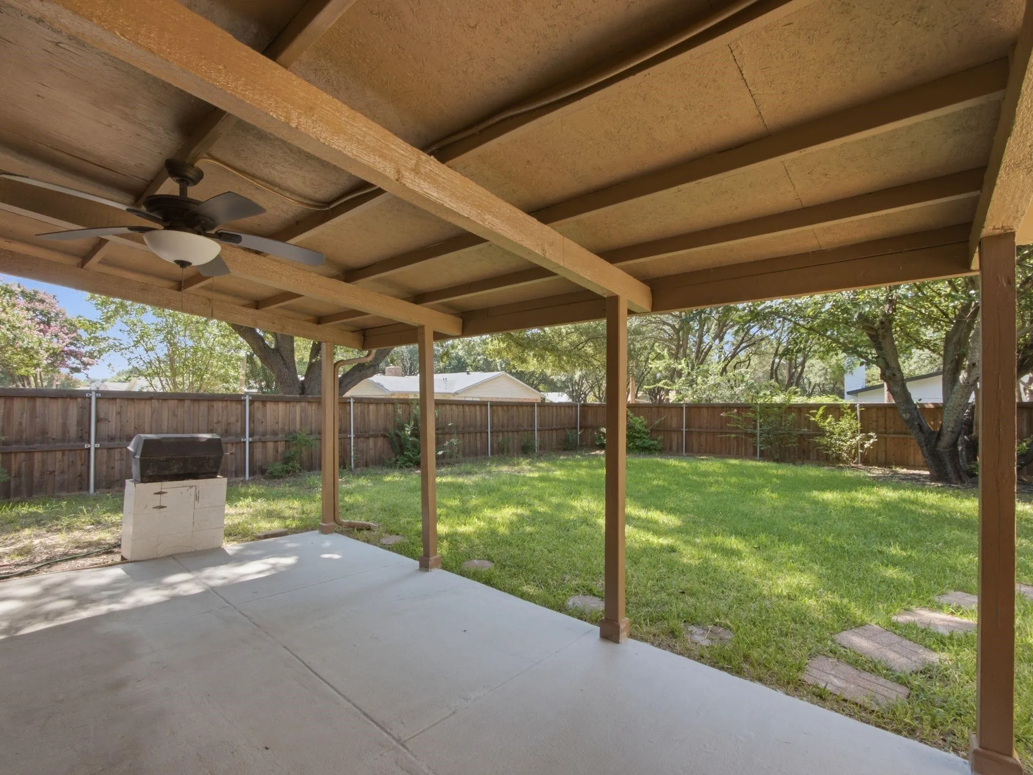 Single Family Residence For Rent in Collin County , 1000 Windy Meadow Drive, Plano, Texas 75023, 3 Bedroom, 2 Bathroom, 2 Garage spaces, 1,930 Sqft, built in 1974, mls#21395214, Real Estate Agent in Plano, Homes For Rent in Collin county, Homes For Rent in Plano, Realtor in Plano Texas, Real Estate Brokerage Independent Realty Texas, Luminita Cordes Realtor