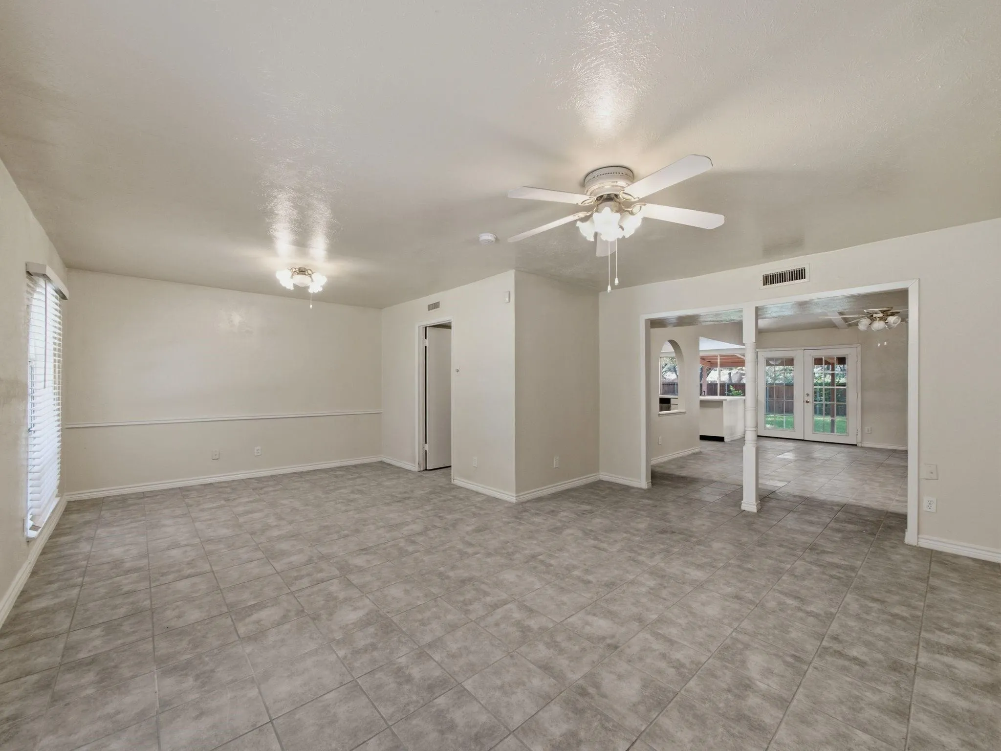 Single Family Residence For Rent in Collin County , 1000 Windy Meadow Drive, Plano, Texas 75023, 3 Bedroom, 2 Bathroom, 2 Garage spaces, 1,930 Sqft, built in 1974, mls#21395214, Real Estate Agent in Plano, Homes For Rent in Collin county, Homes For Rent in Plano, Realtor in Plano Texas, Real Estate Brokerage Independent Realty Texas, Luminita Cordes Realtor