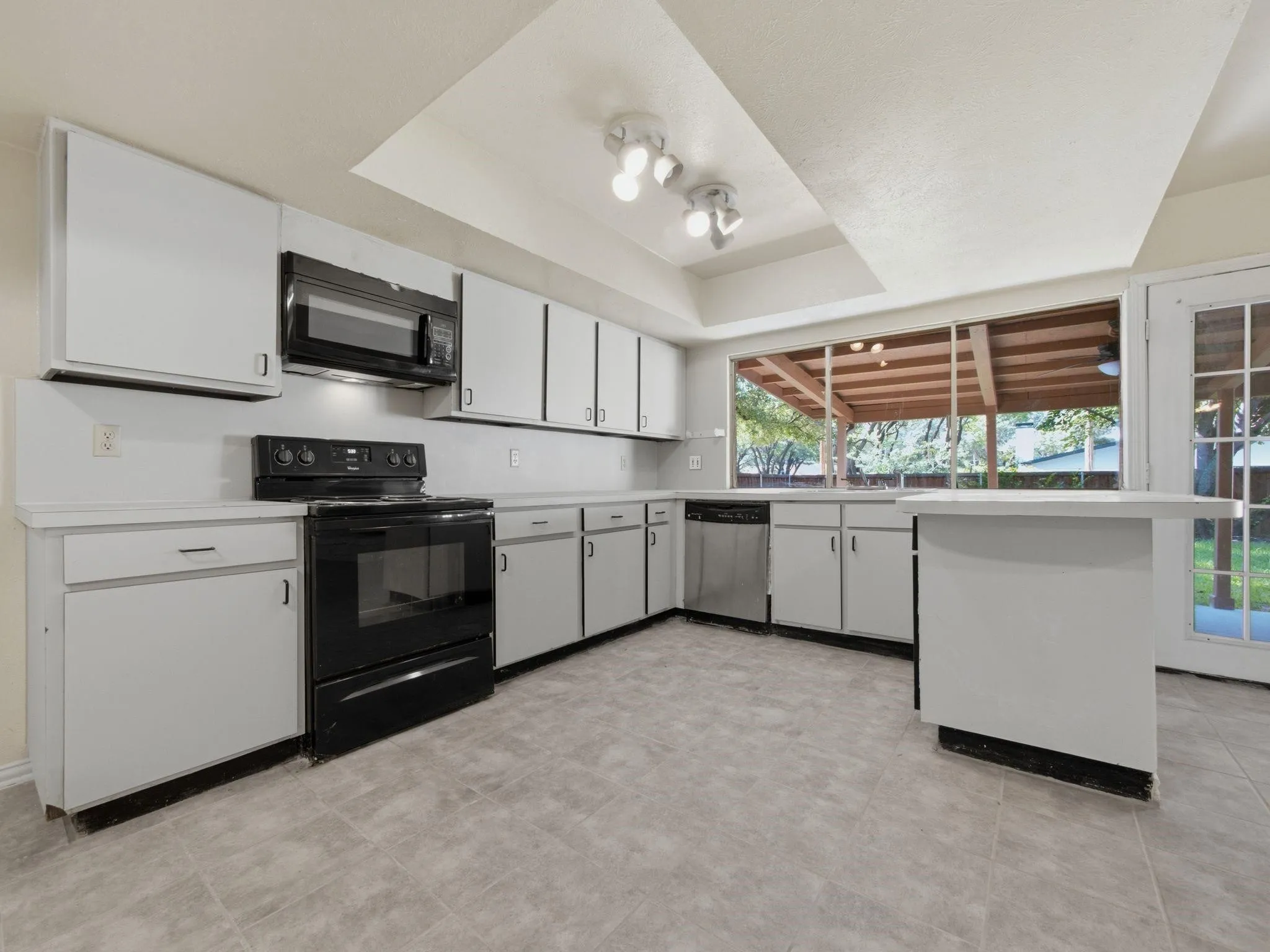 Single Family Residence For Rent in Collin County , 1000 Windy Meadow Drive, Plano, Texas 75023, 3 Bedroom, 2 Bathroom, 2 Garage spaces, 1,930 Sqft, built in 1974, mls#21395214, Real Estate Agent in Plano, Homes For Rent in Collin county, Homes For Rent in Plano, Realtor in Plano Texas, Real Estate Brokerage Independent Realty Texas, Luminita Cordes Realtor