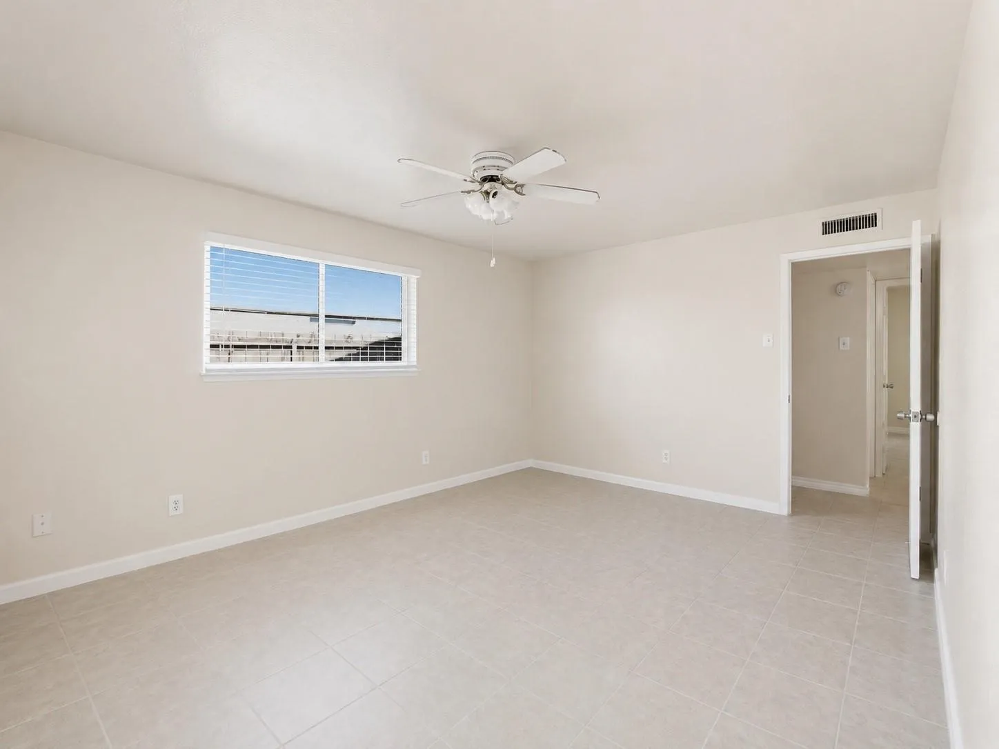 Single Family Residence For Rent in Collin County , 1000 Windy Meadow Drive, Plano, Texas 75023, 3 Bedroom, 2 Bathroom, 2 Garage spaces, 1,930 Sqft, built in 1974, mls#21395214, Real Estate Agent in Plano, Homes For Rent in Collin county, Homes For Rent in Plano, Realtor in Plano Texas, Real Estate Brokerage Independent Realty Texas, Luminita Cordes Realtor