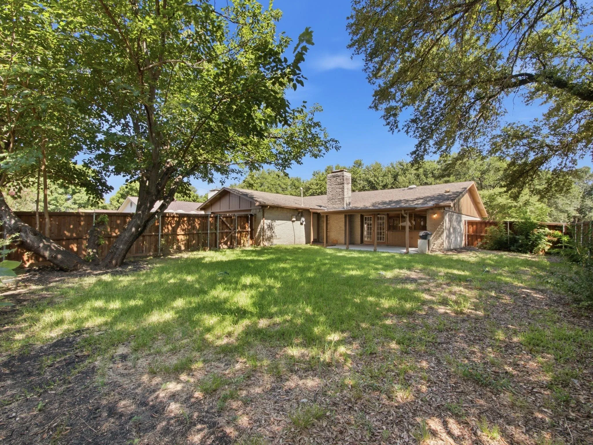Single Family Residence For Rent in Collin County , 1000 Windy Meadow Drive, Plano, Texas 75023, 3 Bedroom, 2 Bathroom, 2 Garage spaces, 1,930 Sqft, built in 1974, mls#21395214, Real Estate Agent in Plano, Homes For Rent in Collin county, Homes For Rent in Plano, Realtor in Plano Texas, Real Estate Brokerage Independent Realty Texas, Luminita Cordes Realtor