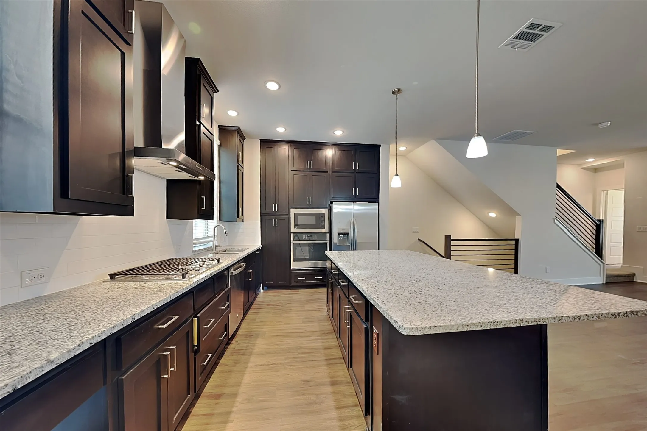 Apartment For Rent in Dallas County , 2727 Flowering Peach Lane, Dallas, Texas 75212, 3 Bedroom, 4 Bathroom, 2 Garage spaces, 1,920 Sqft, built in 2020, mls#21395281, Real Estate Agent in Dallas, Homes For Rent in Dallas county, Homes For Rent in Dallas, Realtor in Dallas Texas, Real Estate Brokerage Independent Realty Texas, Luminita Cordes Realtor