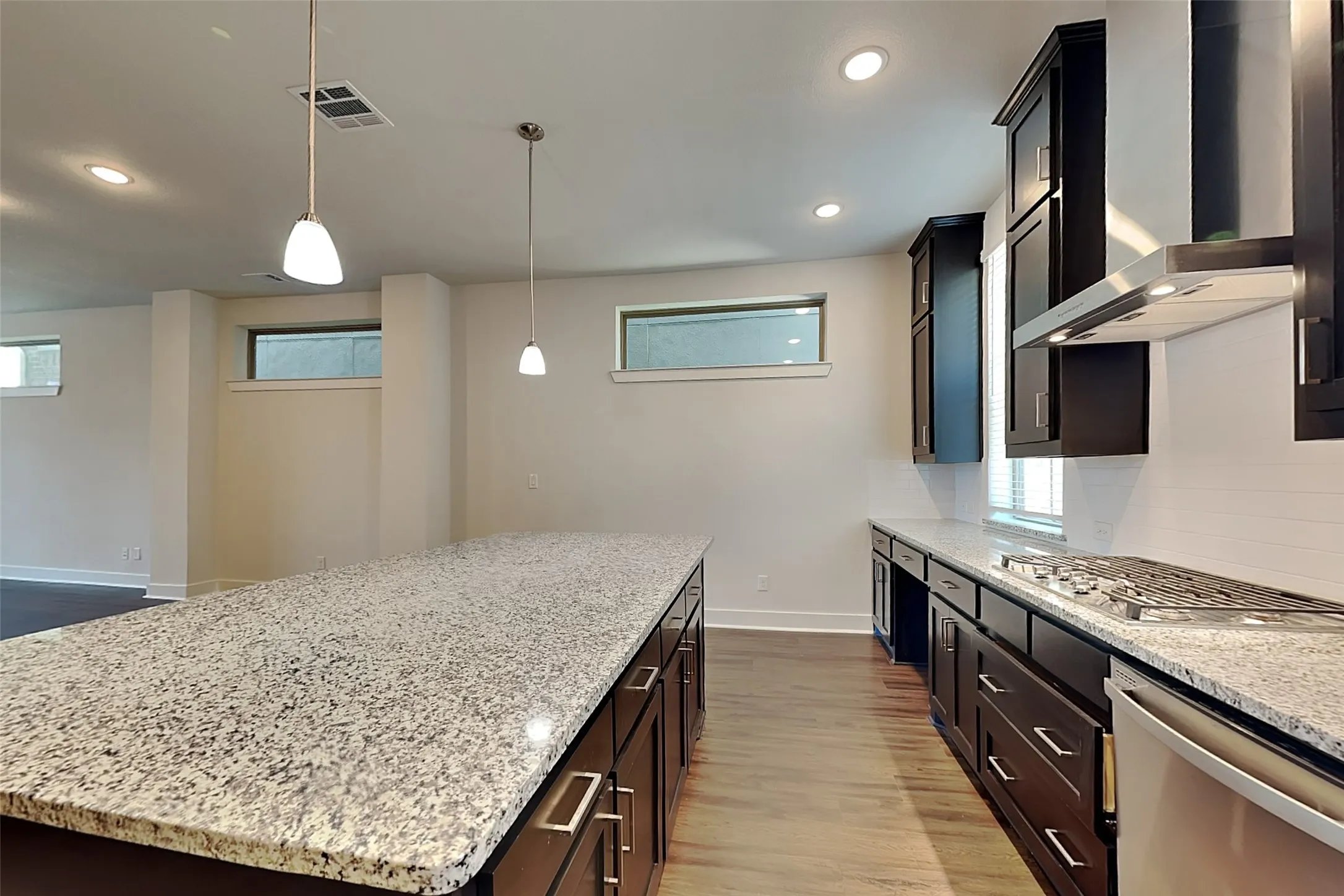 Apartment For Rent in Dallas County , 2727 Flowering Peach Lane, Dallas, Texas 75212, 3 Bedroom, 4 Bathroom, 2 Garage spaces, 1,920 Sqft, built in 2020, mls#21395281, Real Estate Agent in Dallas, Homes For Rent in Dallas county, Homes For Rent in Dallas, Realtor in Dallas Texas, Real Estate Brokerage Independent Realty Texas, Luminita Cordes Realtor