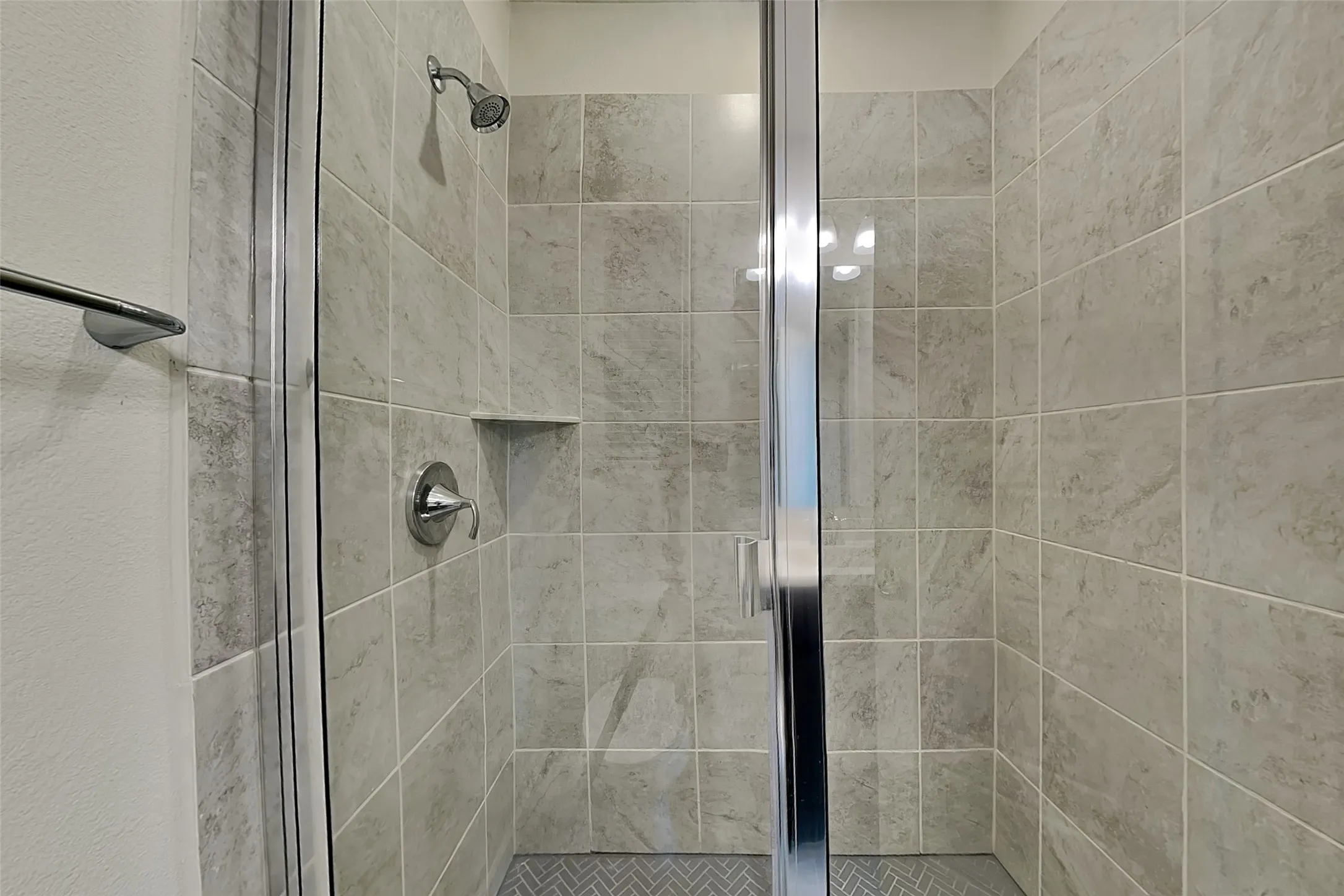 Apartment For Rent in Dallas County , 2727 Flowering Peach Lane, Dallas, Texas 75212, 3 Bedroom, 4 Bathroom, 2 Garage spaces, 1,920 Sqft, built in 2020, mls#21395281, Real Estate Agent in Dallas, Homes For Rent in Dallas county, Homes For Rent in Dallas, Realtor in Dallas Texas, Real Estate Brokerage Independent Realty Texas, Luminita Cordes Realtor