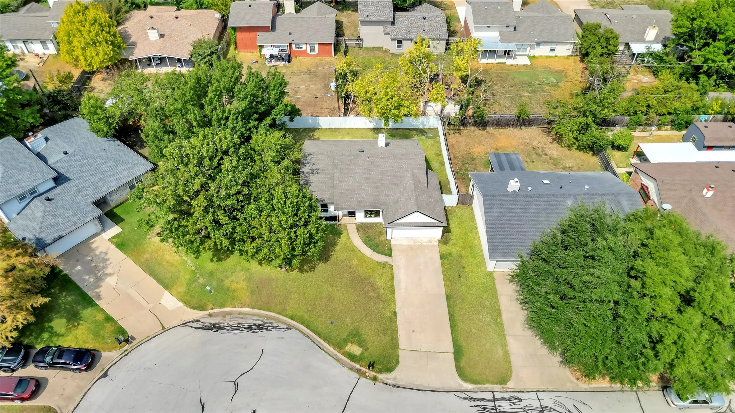 Single Family Residence For Sale in Tarrant County , 8 Atlanta Court, Mansfield, Texas 76063, 3 Bedroom, 2 Bathroom, 2 Garage spaces, 1,231 Sqft, built in 1994, mls#21395969, Real Estate Agent in Mansfield, Homes For Sale in Tarrant county, Homes For Sale in Mansfield, Realtor in Mansfield Texas, Real Estate Brokerage Independent Realty Texas, Luminita Cordes Realtor