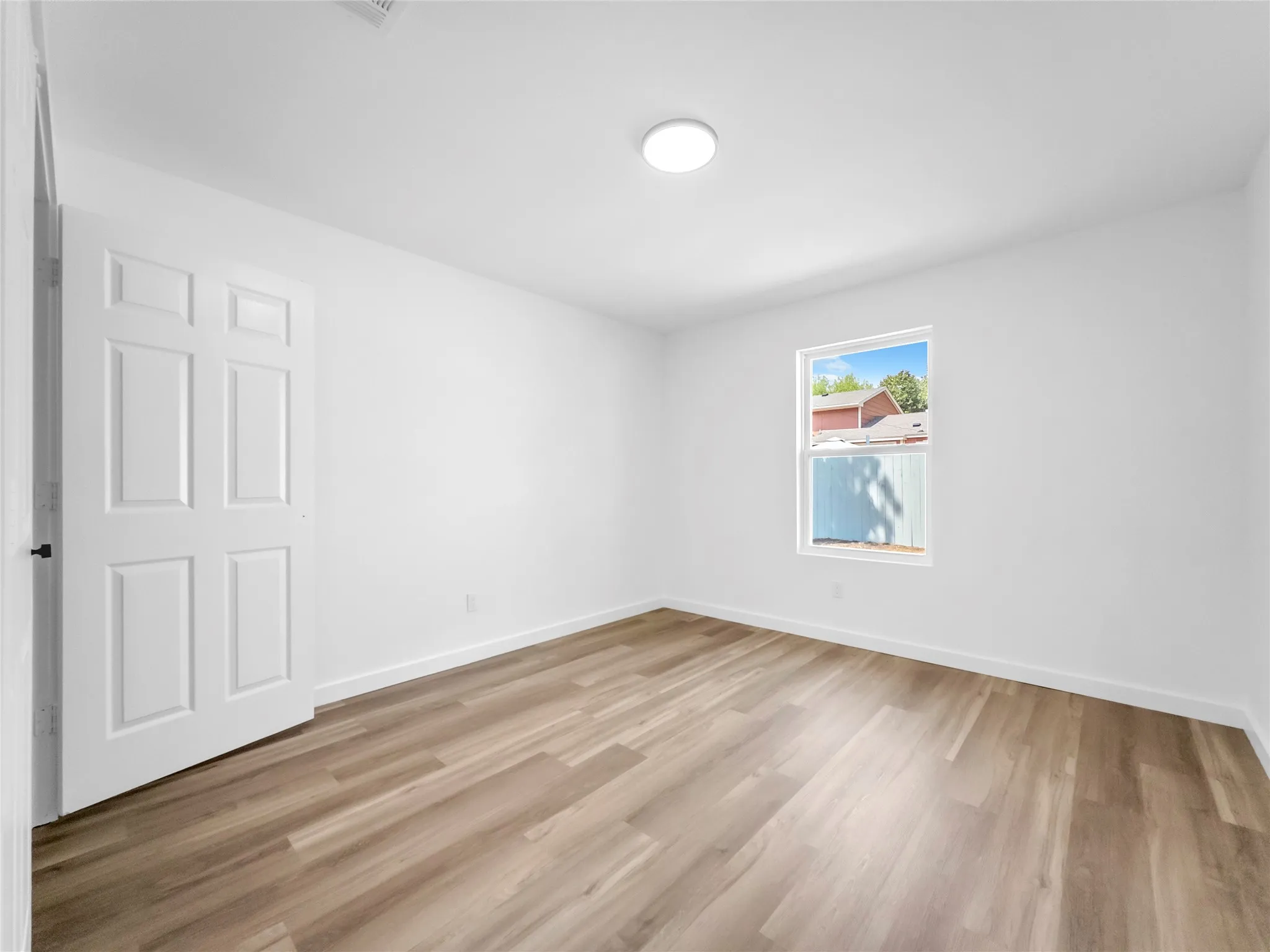 Single Family Residence For Sale in Tarrant County , 8 Atlanta Court, Mansfield, Texas 76063, 3 Bedroom, 2 Bathroom, 2 Garage spaces, 1,231 Sqft, built in 1994, mls#21395969, Real Estate Agent in Mansfield, Homes For Sale in Tarrant county, Homes For Sale in Mansfield, Realtor in Mansfield Texas, Real Estate Brokerage Independent Realty Texas, Luminita Cordes Realtor