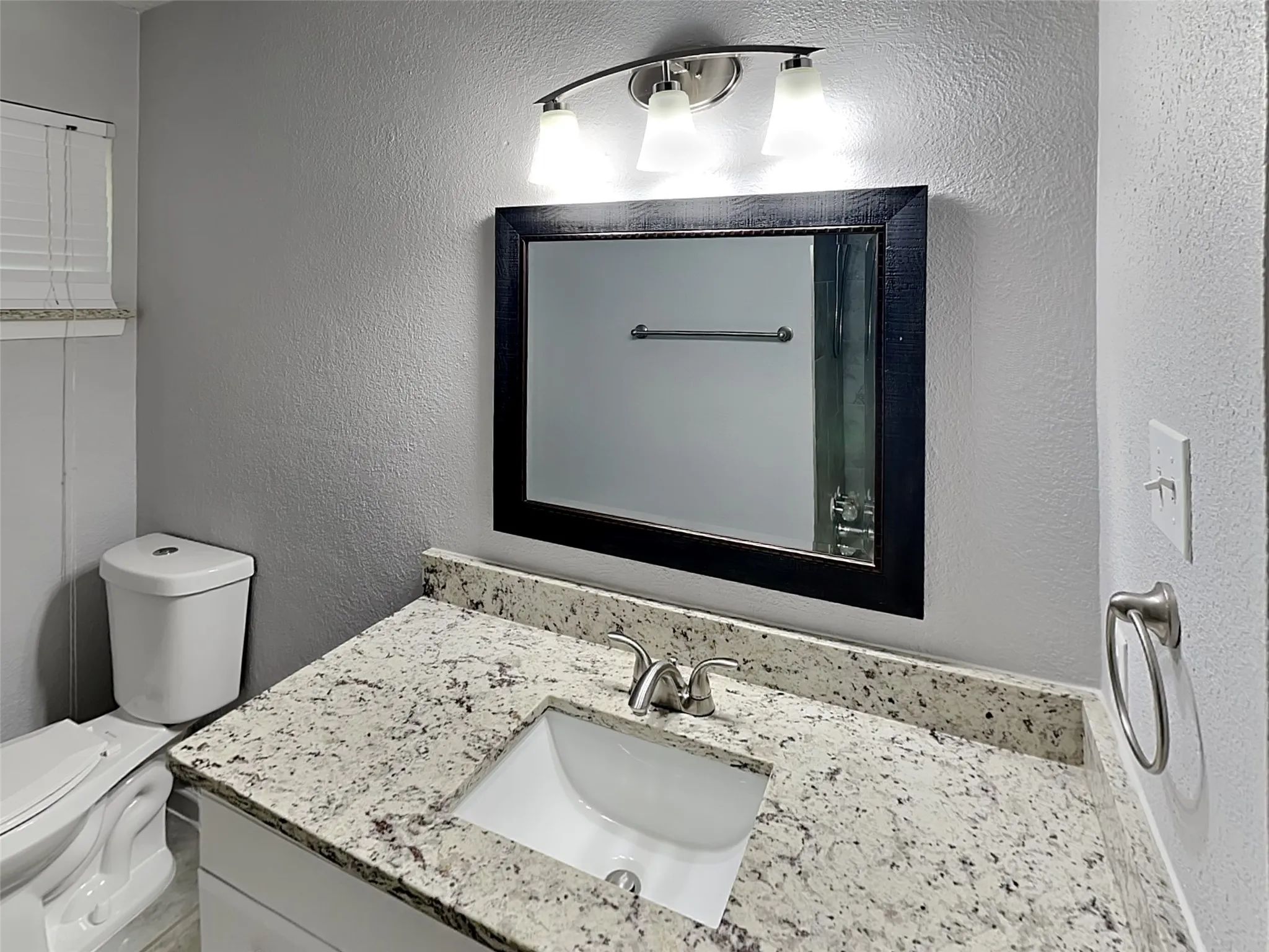 Single Family Residence For Rent in Tarrant County , 300 Newport Circle, Euless, Texas 76039, 3 Bedroom, 2 Bathroom, Garage spaces, 1,672 Sqft, built in 1970, mls#21395255, Real Estate Agent in Euless, Homes For Rent in Tarrant county, Homes For Rent in Euless, Realtor in Euless Texas, Real Estate Brokerage Independent Realty Texas, Luminita Cordes Realtor