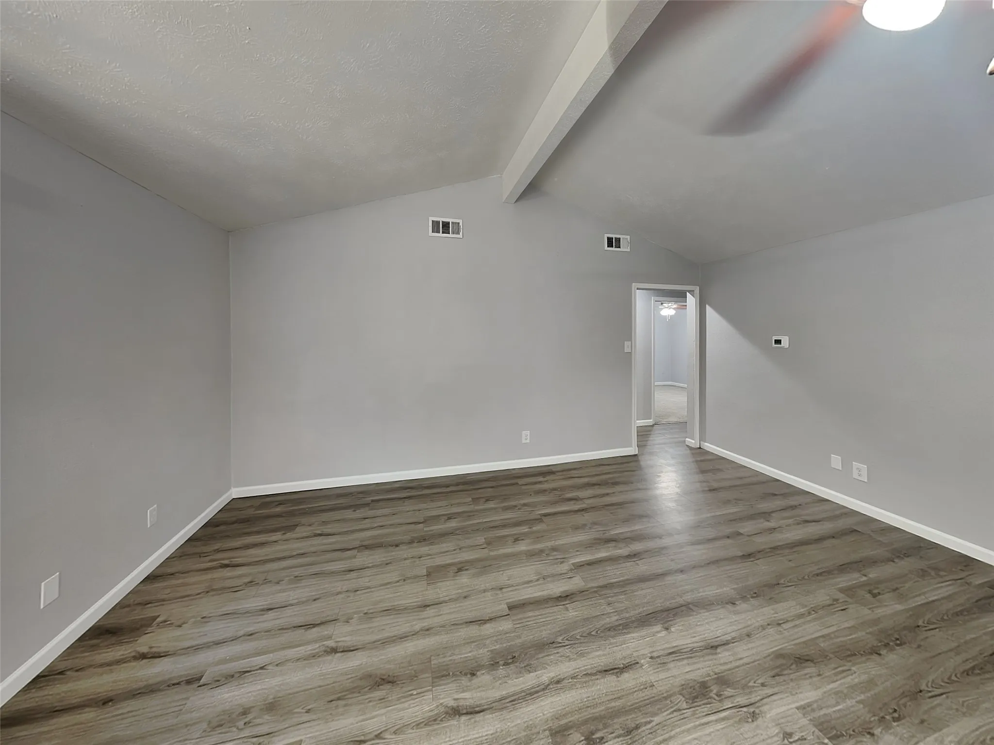 Single Family Residence For Rent in Tarrant County , 300 Newport Circle, Euless, Texas 76039, 3 Bedroom, 2 Bathroom, Garage spaces, 1,672 Sqft, built in 1970, mls#21395255, Real Estate Agent in Euless, Homes For Rent in Tarrant county, Homes For Rent in Euless, Realtor in Euless Texas, Real Estate Brokerage Independent Realty Texas, Luminita Cordes Realtor