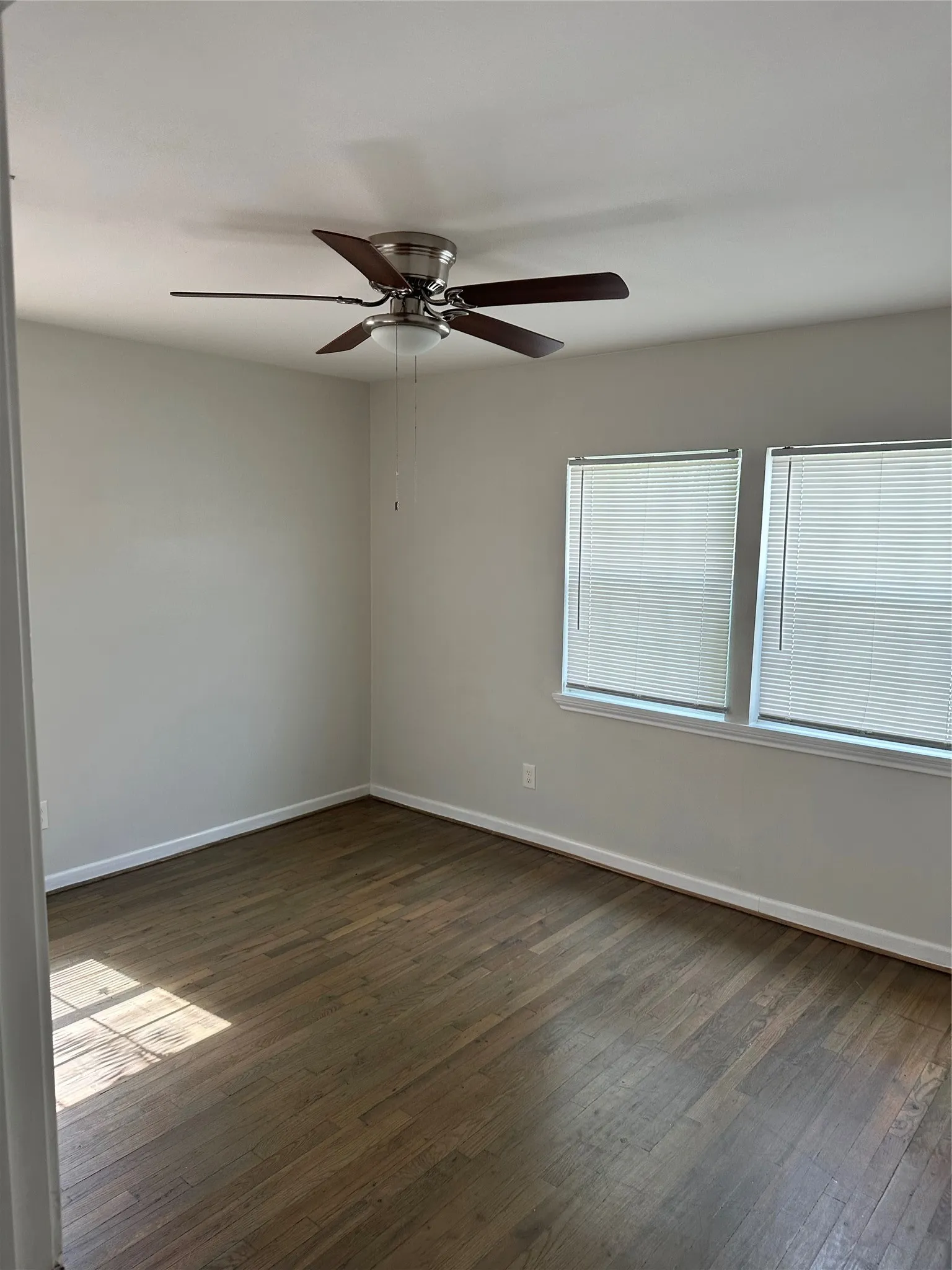 Single Family Residence For Rent in Dallas County , 1545 Briarcliff Road, Dallas, Texas 75235, 2 Bedroom, 1 Bathroom, Garage spaces, 750 Sqft, built in 1949, mls#21396037, Real Estate Agent in Dallas, Homes For Rent in Dallas county, Homes For Rent in Dallas, Realtor in Dallas Texas, Real Estate Brokerage Independent Realty Texas, Luminita Cordes Realtor
