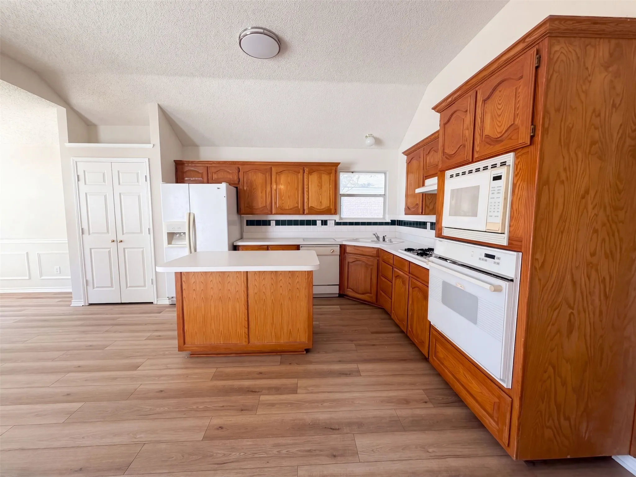 Single Family Residence For Sale in Collin County , 3203 Orchid Drive, Mc Kinney, Texas 75070, 3 Bedroom, 2 Bathroom, 2 Garage spaces, 1,585 Sqft, built in 1995, mls#21396036, Real Estate Agent in Mc Kinney, Homes For Sale in Collin county, Homes For Sale in Mc Kinney, Realtor in Mc Kinney Texas, Real Estate Brokerage Independent Realty Texas, Luminita Cordes Realtor