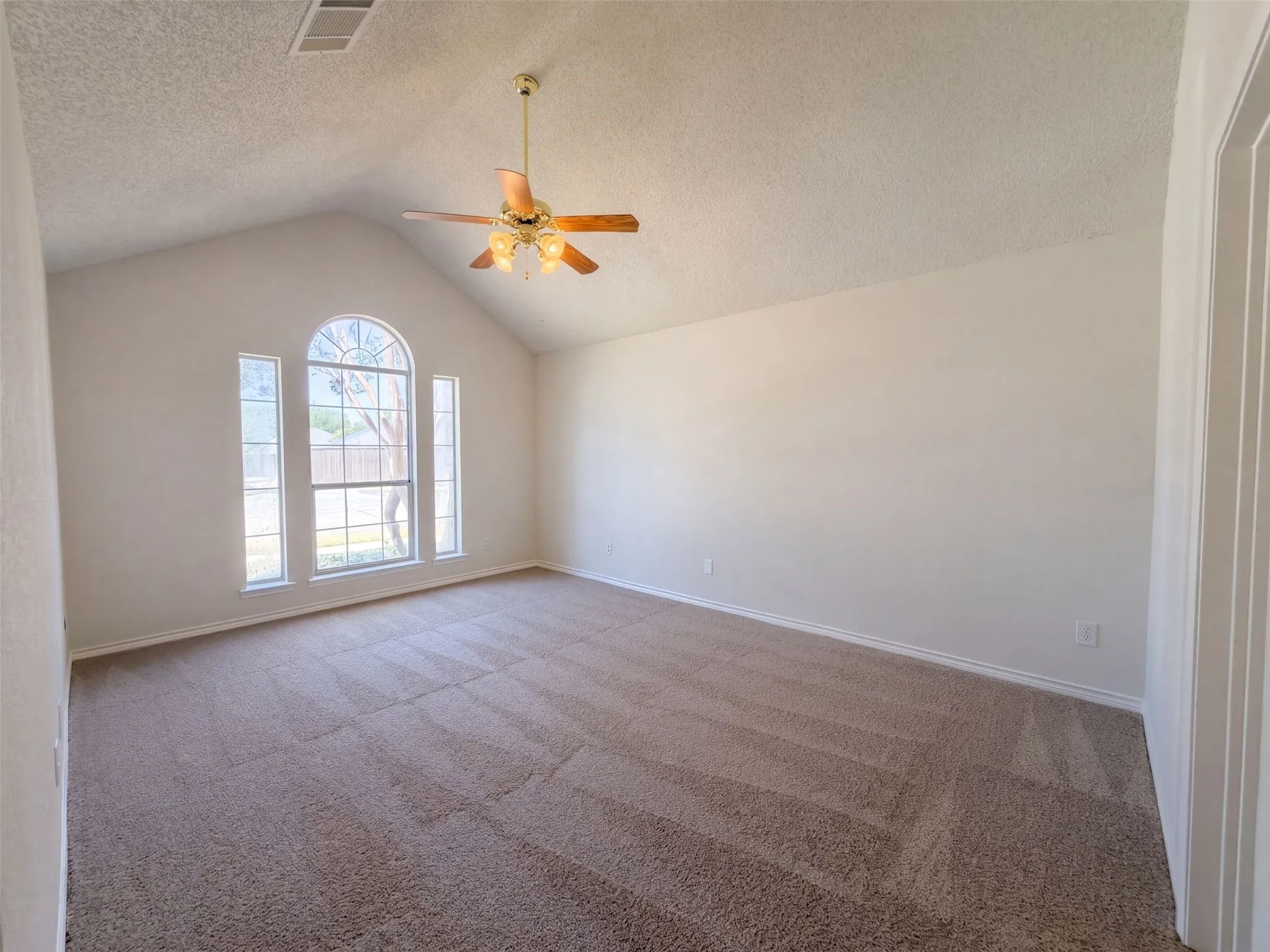Single Family Residence For Sale in Collin County , 3203 Orchid Drive, Mc Kinney, Texas 75070, 3 Bedroom, 2 Bathroom, 2 Garage spaces, 1,585 Sqft, built in 1995, mls#21396036, Real Estate Agent in Mc Kinney, Homes For Sale in Collin county, Homes For Sale in Mc Kinney, Realtor in Mc Kinney Texas, Real Estate Brokerage Independent Realty Texas, Luminita Cordes Realtor