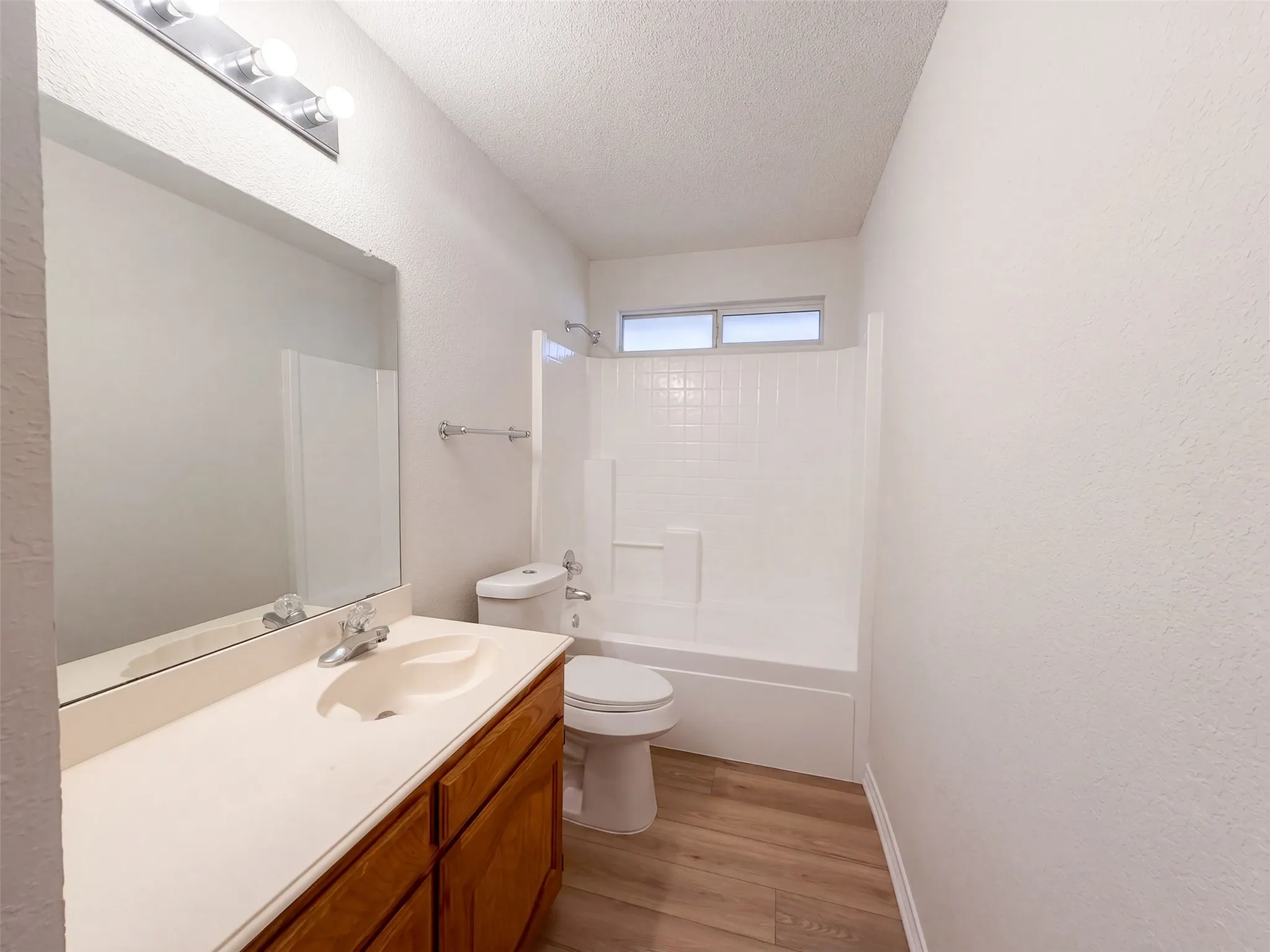 Single Family Residence For Sale in Collin County , 3203 Orchid Drive, Mc Kinney, Texas 75070, 3 Bedroom, 2 Bathroom, 2 Garage spaces, 1,585 Sqft, built in 1995, mls#21396036, Real Estate Agent in Mc Kinney, Homes For Sale in Collin county, Homes For Sale in Mc Kinney, Realtor in Mc Kinney Texas, Real Estate Brokerage Independent Realty Texas, Luminita Cordes Realtor