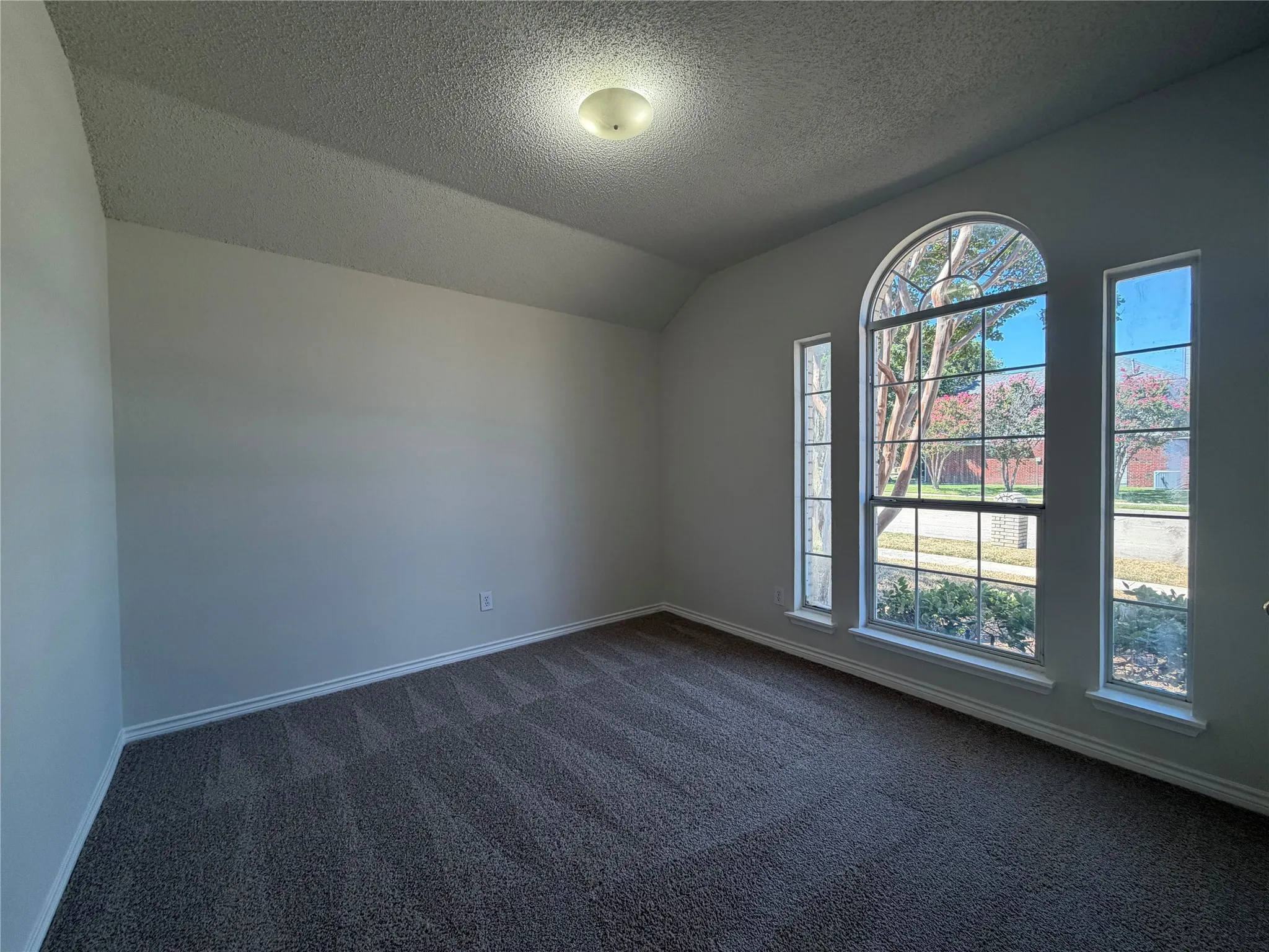 Single Family Residence For Sale in Collin County , 3203 Orchid Drive, Mc Kinney, Texas 75070, 3 Bedroom, 2 Bathroom, 2 Garage spaces, 1,585 Sqft, built in 1995, mls#21396036, Real Estate Agent in Mc Kinney, Homes For Sale in Collin county, Homes For Sale in Mc Kinney, Realtor in Mc Kinney Texas, Real Estate Brokerage Independent Realty Texas, Luminita Cordes Realtor