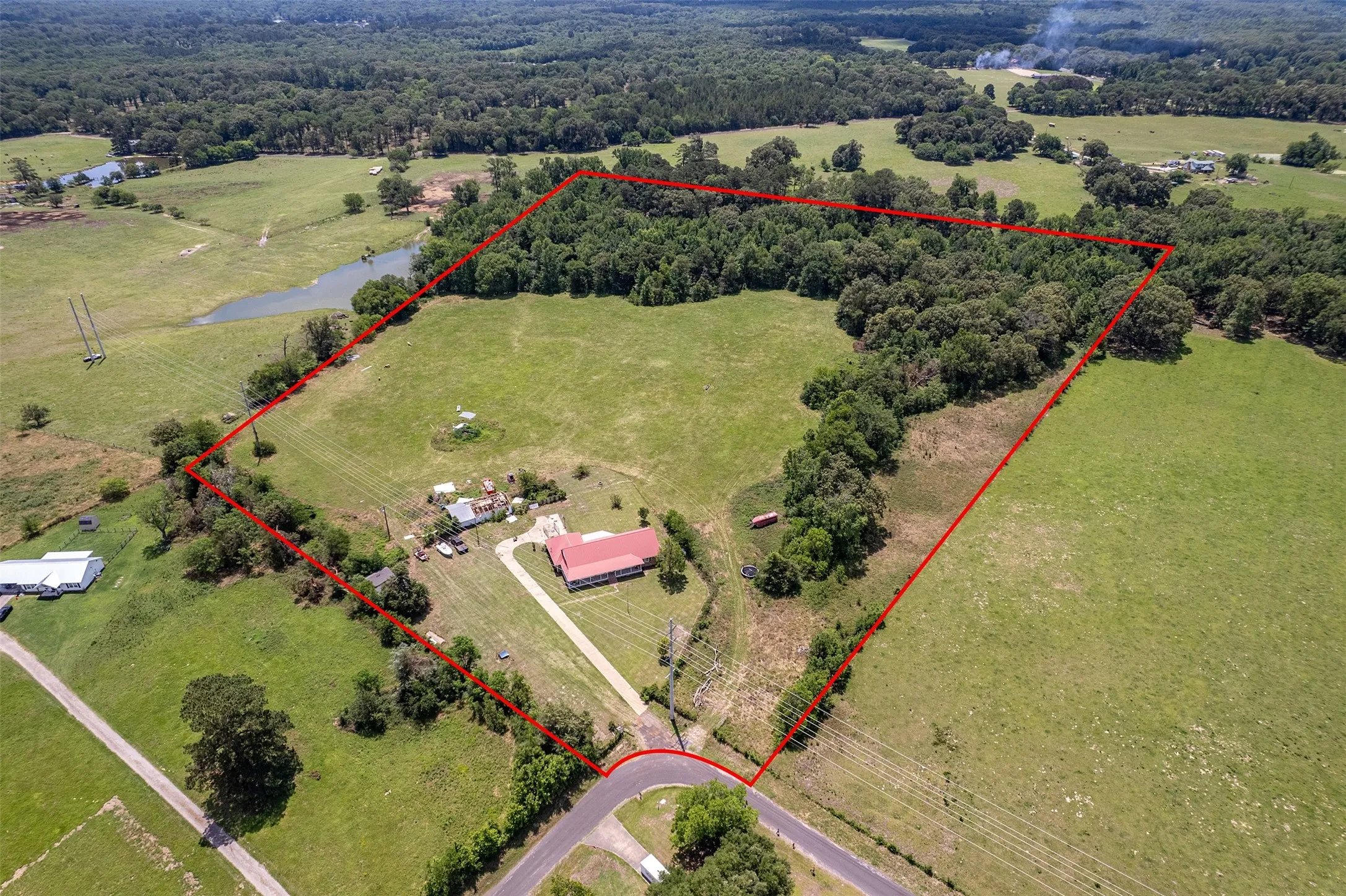 Single Family Residence For Sale in Wood County , 435 County Road 3204, Quitman, Texas 75783, 5 Bedroom, 4 Bathroom, Garage spaces, 2,807 Sqft, built in 1980, mls#21395998, Real Estate Agent in Quitman, Homes For Sale in Wood county, Homes For Sale in Quitman, Realtor in Quitman Texas, Real Estate Brokerage Independent Realty Texas, Luminita Cordes Realtor