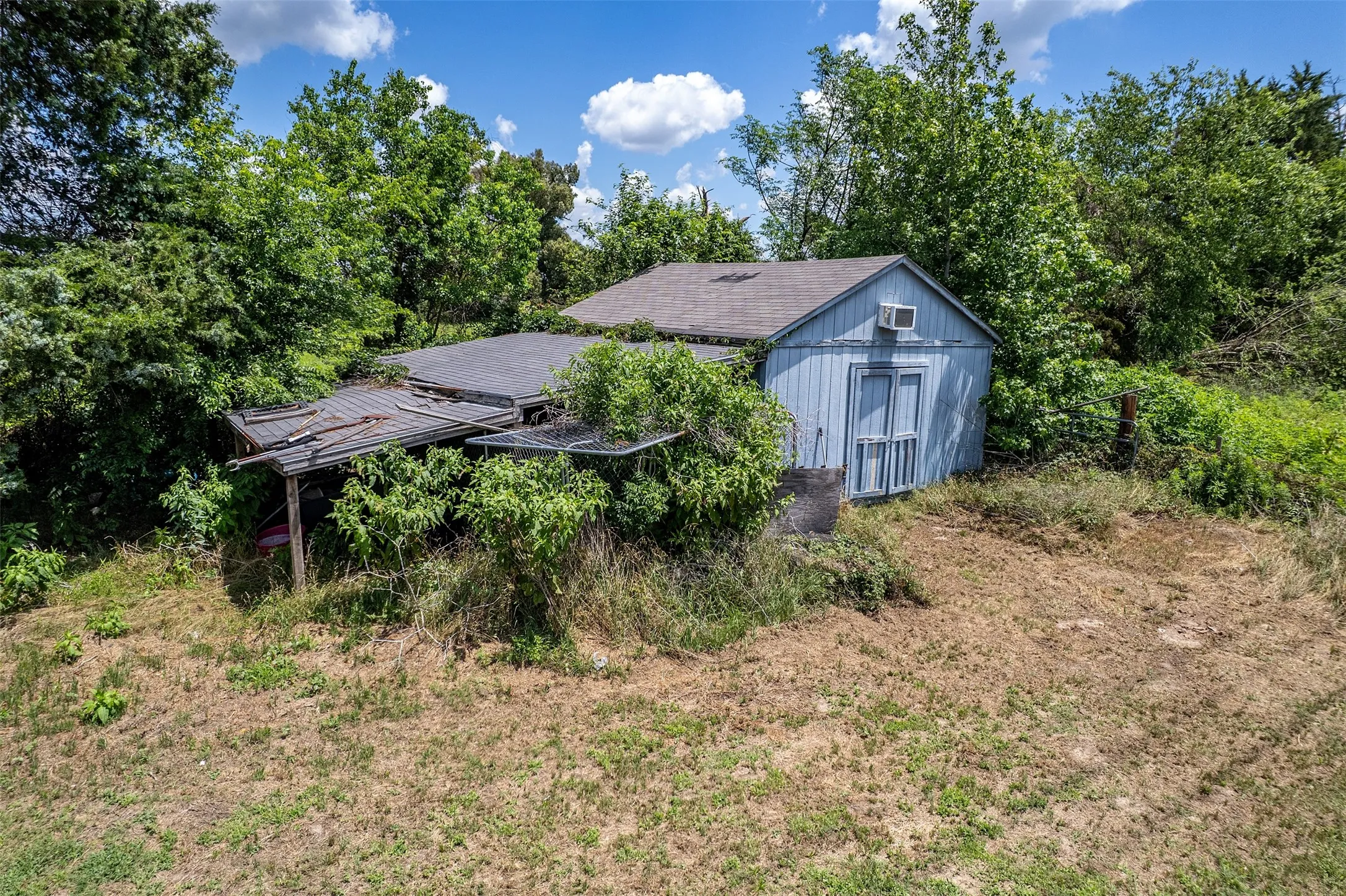Single Family Residence For Sale in Wood County , 435 County Road 3204, Quitman, Texas 75783, 5 Bedroom, 4 Bathroom, Garage spaces, 2,807 Sqft, built in 1980, mls#21395998, Real Estate Agent in Quitman, Homes For Sale in Wood county, Homes For Sale in Quitman, Realtor in Quitman Texas, Real Estate Brokerage Independent Realty Texas, Luminita Cordes Realtor