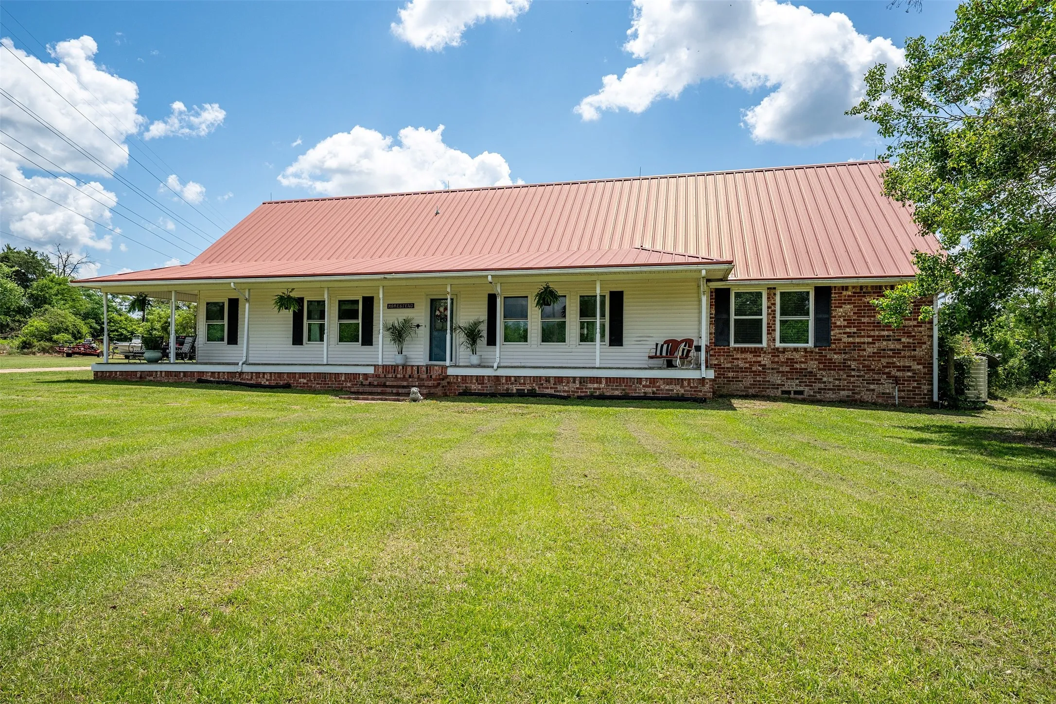 Single Family Residence For Sale in Wood County , 435 County Road 3204, Quitman, Texas 75783, 5 Bedroom, 4 Bathroom, Garage spaces, 2,807 Sqft, built in 1980, mls#21395998, Real Estate Agent in Quitman, Homes For Sale in Wood county, Homes For Sale in Quitman, Realtor in Quitman Texas, Real Estate Brokerage Independent Realty Texas, Luminita Cordes Realtor
