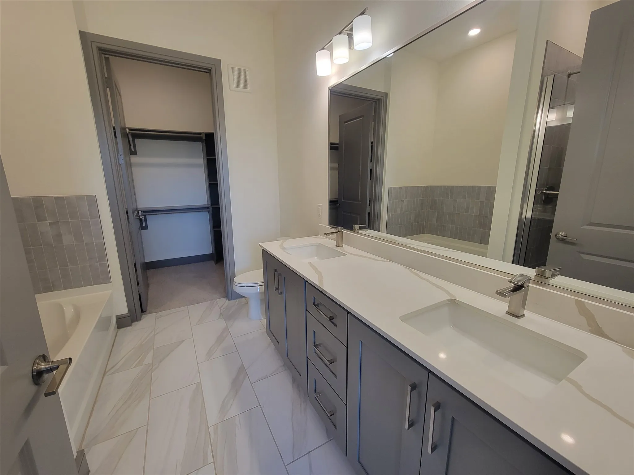 Condominium For Sale in Denton County , 2700 Old Denton Road 1032, Carrollton, Texas 75007, 2 Bedroom, 2 Bathroom, 2 Garage spaces, 1,172 Sqft, built in 2022, mls#21390761, Real Estate Agent in Carrollton, Homes For Sale in Denton county, Homes For Sale in Carrollton, Realtor in Carrollton Texas, Real Estate Brokerage Independent Realty Texas, Luminita Cordes Realtor