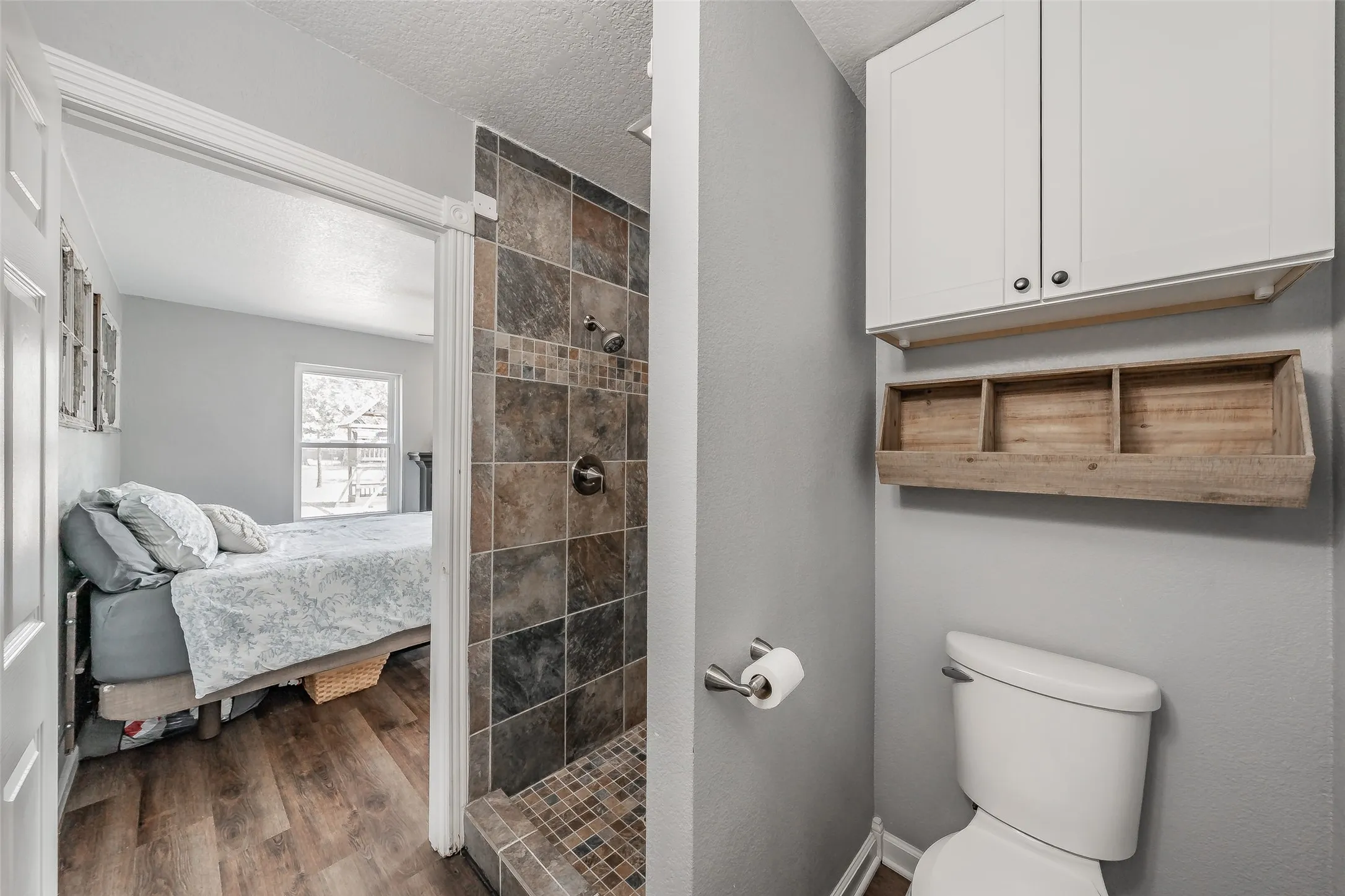 Single Family Residence For Sale in Tarrant County , 7008 Smithfield Road, North Richland Hills, Texas 76182, 3 Bedroom, 3 Bathroom, 1 Garage spaces, 1,357 Sqft, built in 1971, mls#21394722, Real Estate Agent in North Richland Hills, Homes For Sale in Tarrant county, Homes For Sale in North Richland Hills, Realtor in North Richland Hills Texas, Real Estate Brokerage Independent Realty Texas, Luminita Cordes Realtor
