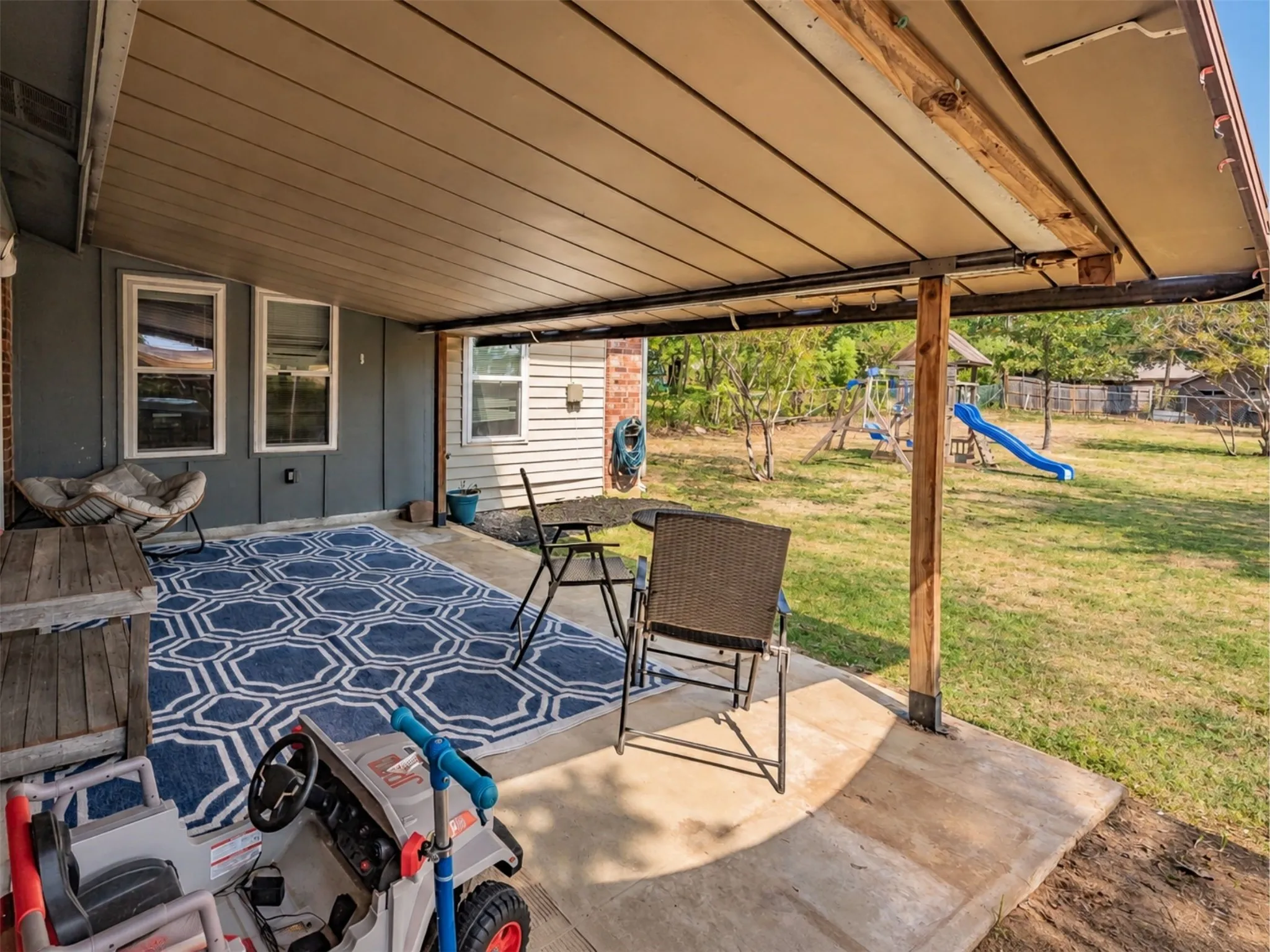 Single Family Residence For Sale in Tarrant County , 7008 Smithfield Road, North Richland Hills, Texas 76182, 3 Bedroom, 3 Bathroom, 1 Garage spaces, 1,357 Sqft, built in 1971, mls#21394722, Real Estate Agent in North Richland Hills, Homes For Sale in Tarrant county, Homes For Sale in North Richland Hills, Realtor in North Richland Hills Texas, Real Estate Brokerage Independent Realty Texas, Luminita Cordes Realtor