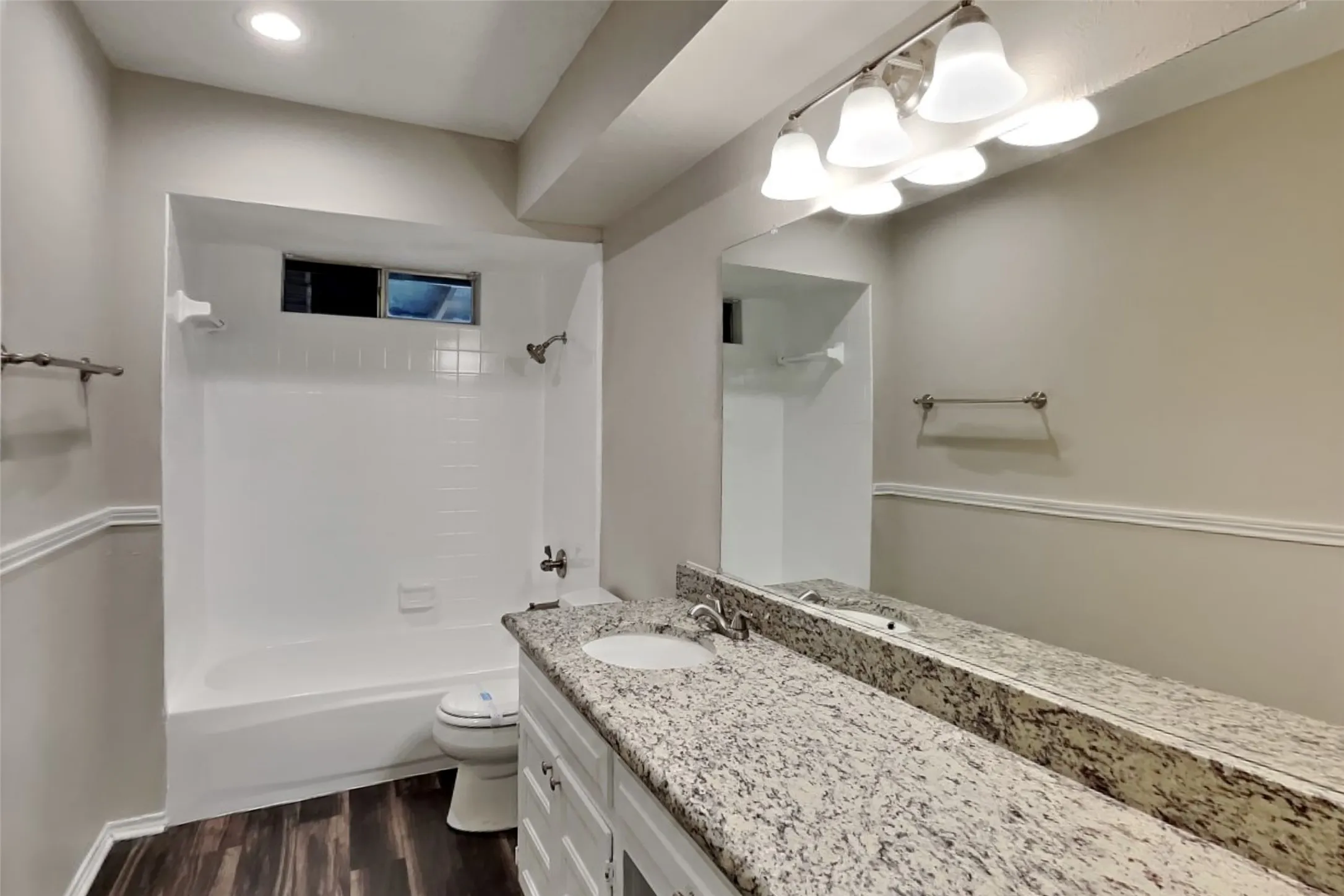 Single Family Residence For Rent in Dallas County , 725 Maple Glen Drive, Garland, Texas 75043, 3 Bedroom, 2 Bathroom, 2 Garage spaces, 1,614 Sqft, built in 1975, mls#21396041, Real Estate Agent in Garland, Homes For Rent in Dallas county, Homes For Rent in Garland, Realtor in Garland Texas, Real Estate Brokerage Independent Realty Texas, Luminita Cordes Realtor