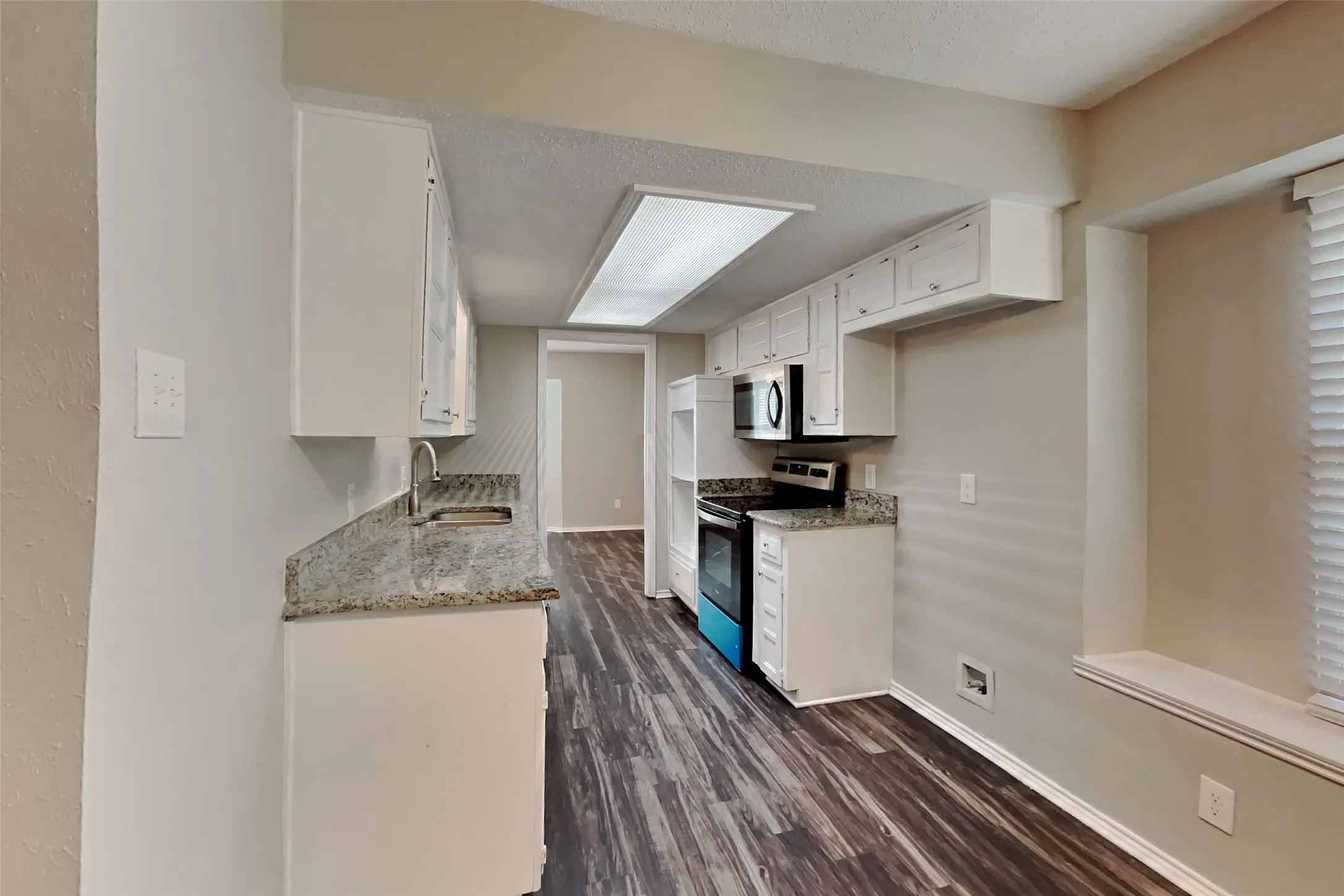 Single Family Residence For Rent in Dallas County , 725 Maple Glen Drive, Garland, Texas 75043, 3 Bedroom, 2 Bathroom, 2 Garage spaces, 1,614 Sqft, built in 1975, mls#21396041, Real Estate Agent in Garland, Homes For Rent in Dallas county, Homes For Rent in Garland, Realtor in Garland Texas, Real Estate Brokerage Independent Realty Texas, Luminita Cordes Realtor