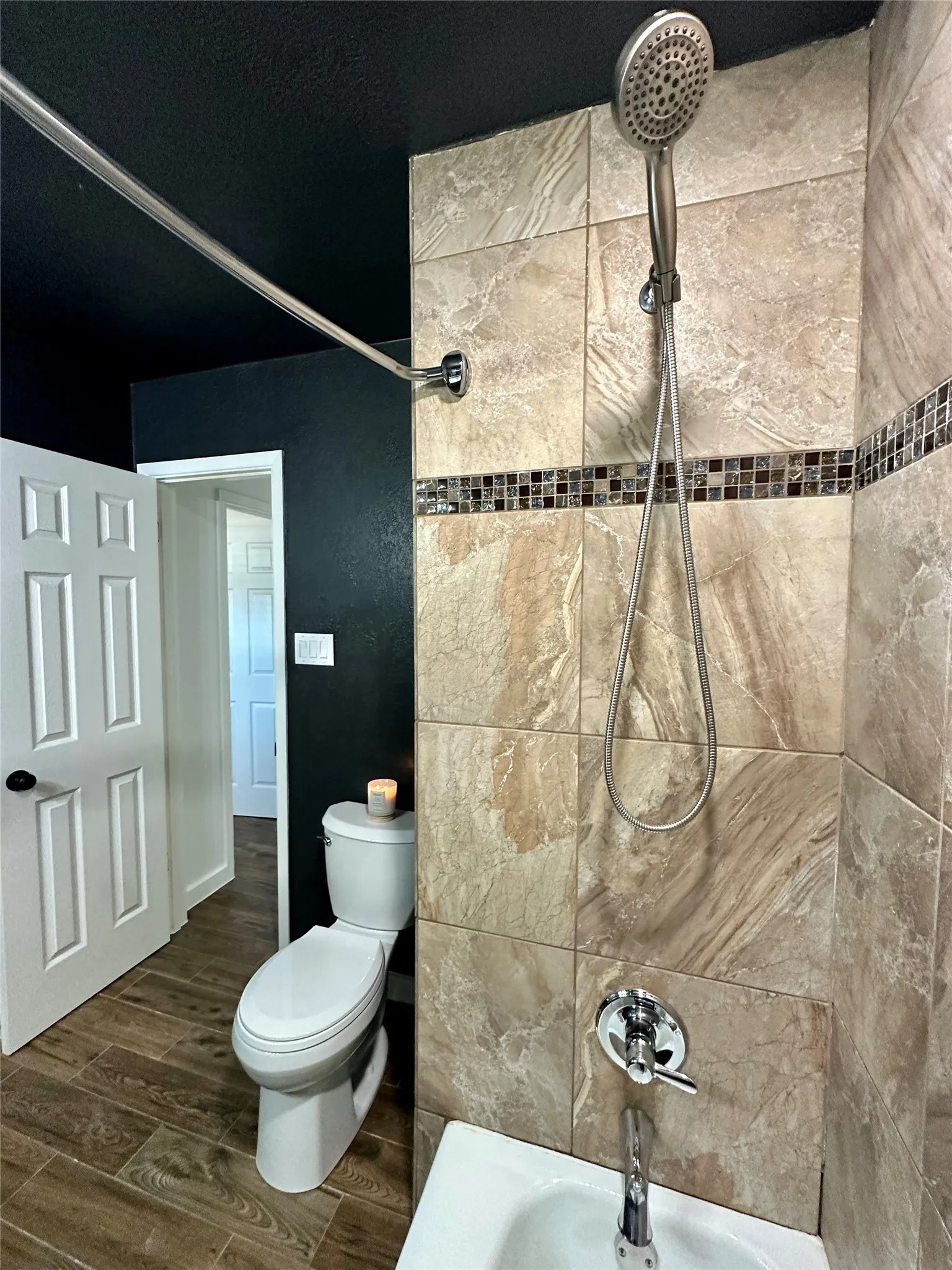Single Family Residence For Rent in Tarrant County , 120 Lakeway Drive, Benbrook, Texas 76126, 3 Bedroom, 2 Bathroom, 2 Garage spaces, 1,561 Sqft, built in 1970, mls#21396056, Real Estate Agent in Benbrook, Homes For Rent in Tarrant county, Homes For Rent in Benbrook, Realtor in Benbrook Texas, Real Estate Brokerage Independent Realty Texas, Luminita Cordes Realtor