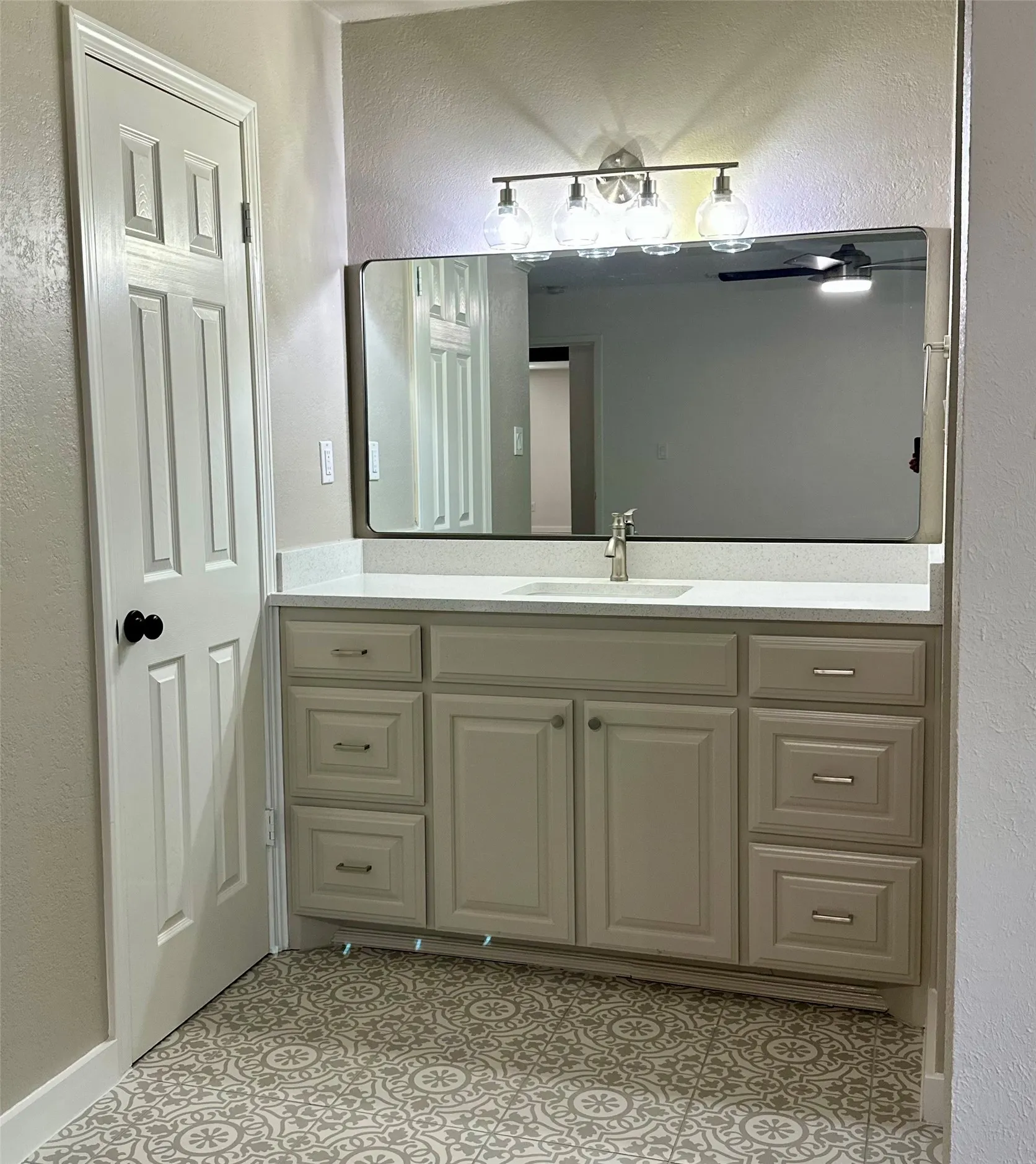 Single Family Residence For Rent in Tarrant County , 120 Lakeway Drive, Benbrook, Texas 76126, 3 Bedroom, 2 Bathroom, 2 Garage spaces, 1,561 Sqft, built in 1970, mls#21396056, Real Estate Agent in Benbrook, Homes For Rent in Tarrant county, Homes For Rent in Benbrook, Realtor in Benbrook Texas, Real Estate Brokerage Independent Realty Texas, Luminita Cordes Realtor