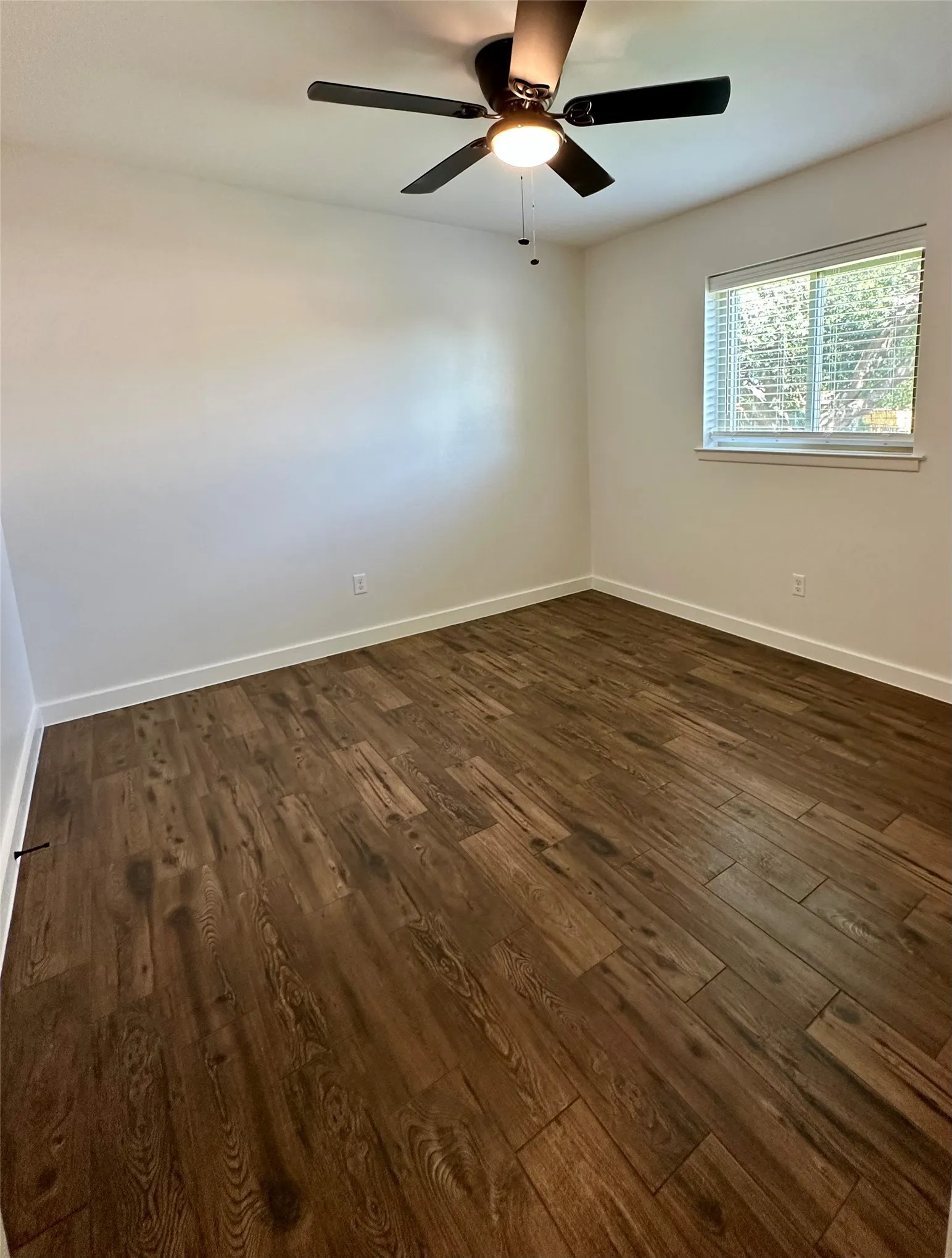 Single Family Residence For Rent in Tarrant County , 120 Lakeway Drive, Benbrook, Texas 76126, 3 Bedroom, 2 Bathroom, 2 Garage spaces, 1,561 Sqft, built in 1970, mls#21396056, Real Estate Agent in Benbrook, Homes For Rent in Tarrant county, Homes For Rent in Benbrook, Realtor in Benbrook Texas, Real Estate Brokerage Independent Realty Texas, Luminita Cordes Realtor