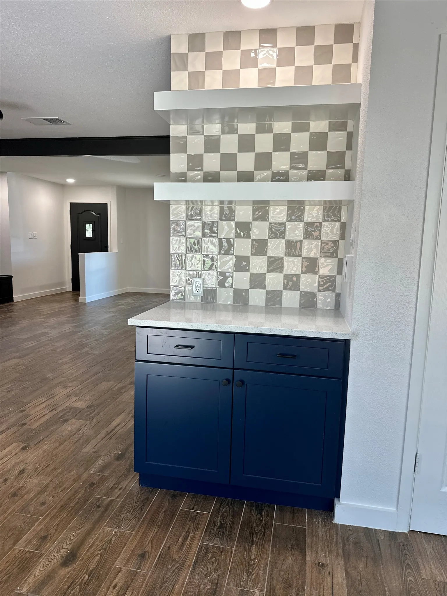Single Family Residence For Rent in Tarrant County , 120 Lakeway Drive, Benbrook, Texas 76126, 3 Bedroom, 2 Bathroom, 2 Garage spaces, 1,561 Sqft, built in 1970, mls#21396056, Real Estate Agent in Benbrook, Homes For Rent in Tarrant county, Homes For Rent in Benbrook, Realtor in Benbrook Texas, Real Estate Brokerage Independent Realty Texas, Luminita Cordes Realtor