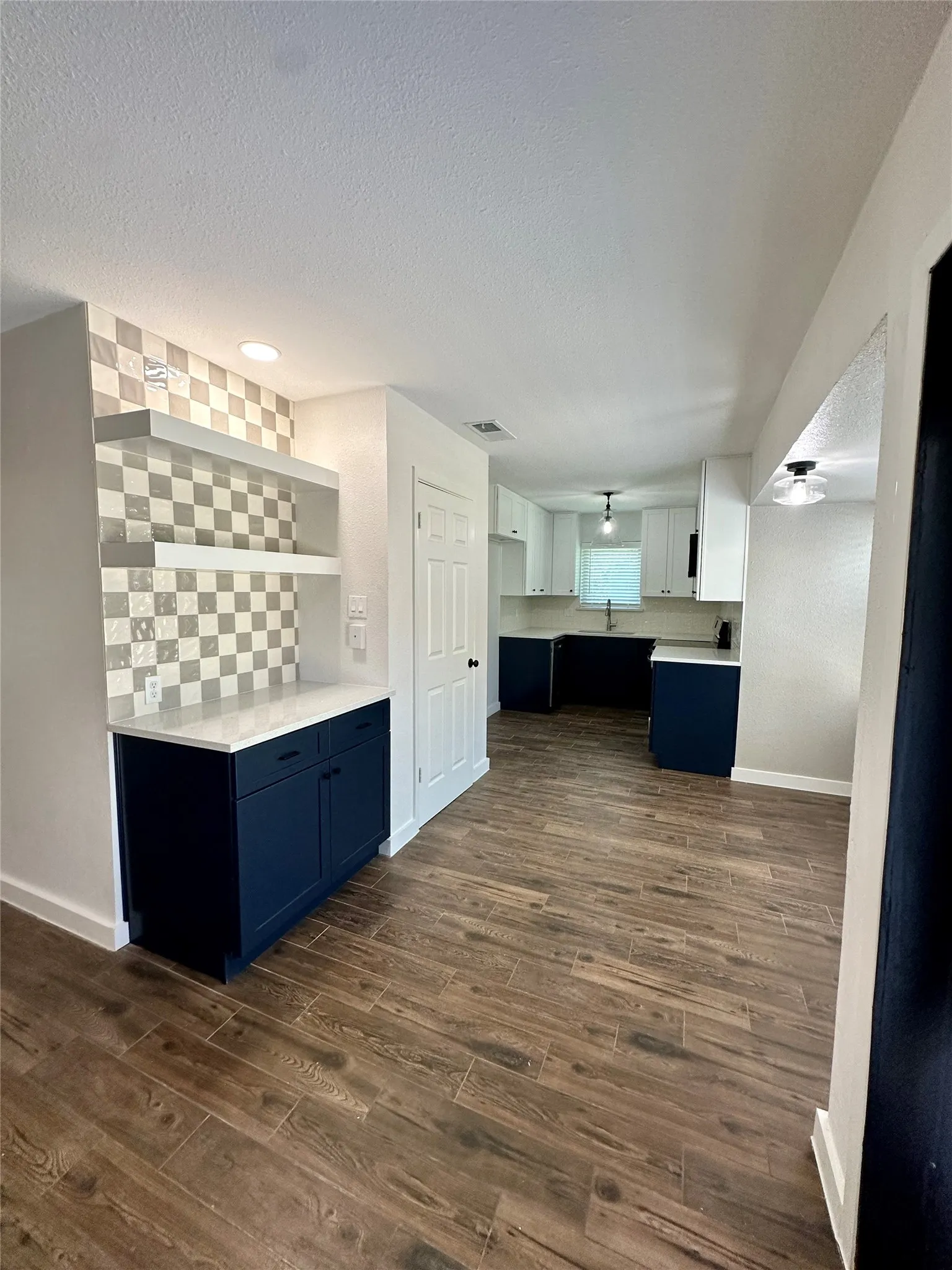 Single Family Residence For Rent in Tarrant County , 120 Lakeway Drive, Benbrook, Texas 76126, 3 Bedroom, 2 Bathroom, 2 Garage spaces, 1,561 Sqft, built in 1970, mls#21396056, Real Estate Agent in Benbrook, Homes For Rent in Tarrant county, Homes For Rent in Benbrook, Realtor in Benbrook Texas, Real Estate Brokerage Independent Realty Texas, Luminita Cordes Realtor