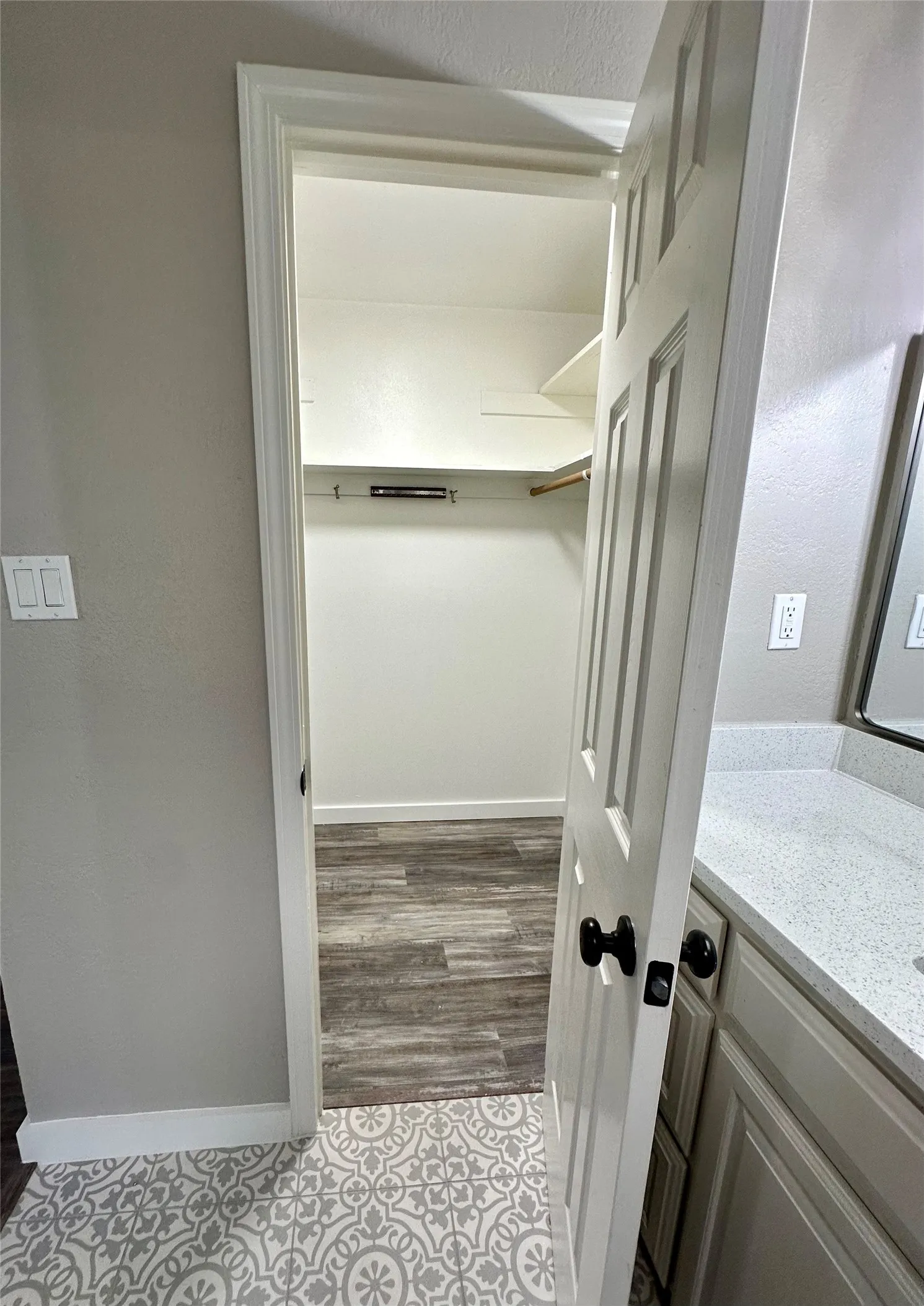 Single Family Residence For Rent in Tarrant County , 120 Lakeway Drive, Benbrook, Texas 76126, 3 Bedroom, 2 Bathroom, 2 Garage spaces, 1,561 Sqft, built in 1970, mls#21396056, Real Estate Agent in Benbrook, Homes For Rent in Tarrant county, Homes For Rent in Benbrook, Realtor in Benbrook Texas, Real Estate Brokerage Independent Realty Texas, Luminita Cordes Realtor