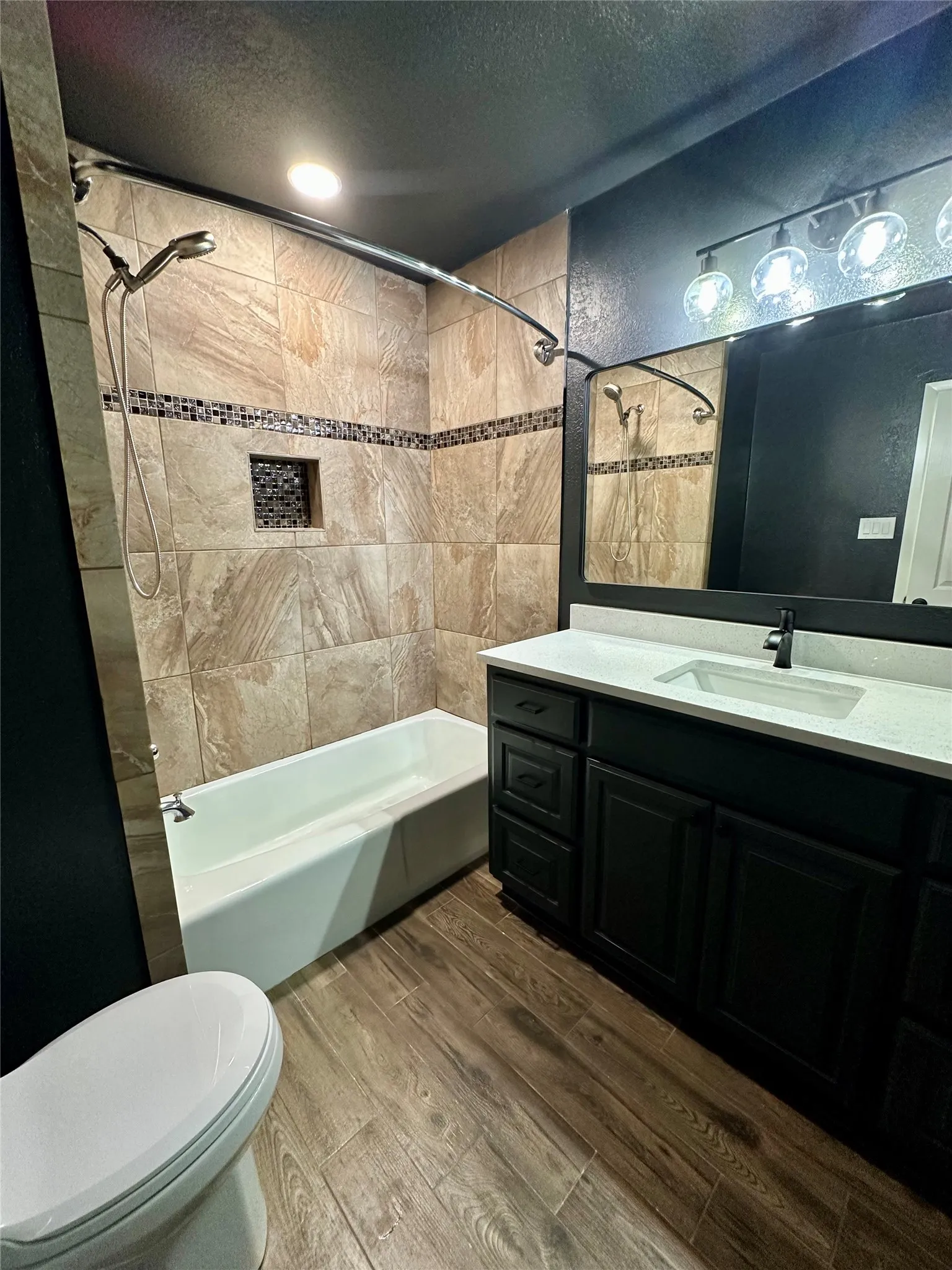 Single Family Residence For Rent in Tarrant County , 120 Lakeway Drive, Benbrook, Texas 76126, 3 Bedroom, 2 Bathroom, 2 Garage spaces, 1,561 Sqft, built in 1970, mls#21396056, Real Estate Agent in Benbrook, Homes For Rent in Tarrant county, Homes For Rent in Benbrook, Realtor in Benbrook Texas, Real Estate Brokerage Independent Realty Texas, Luminita Cordes Realtor