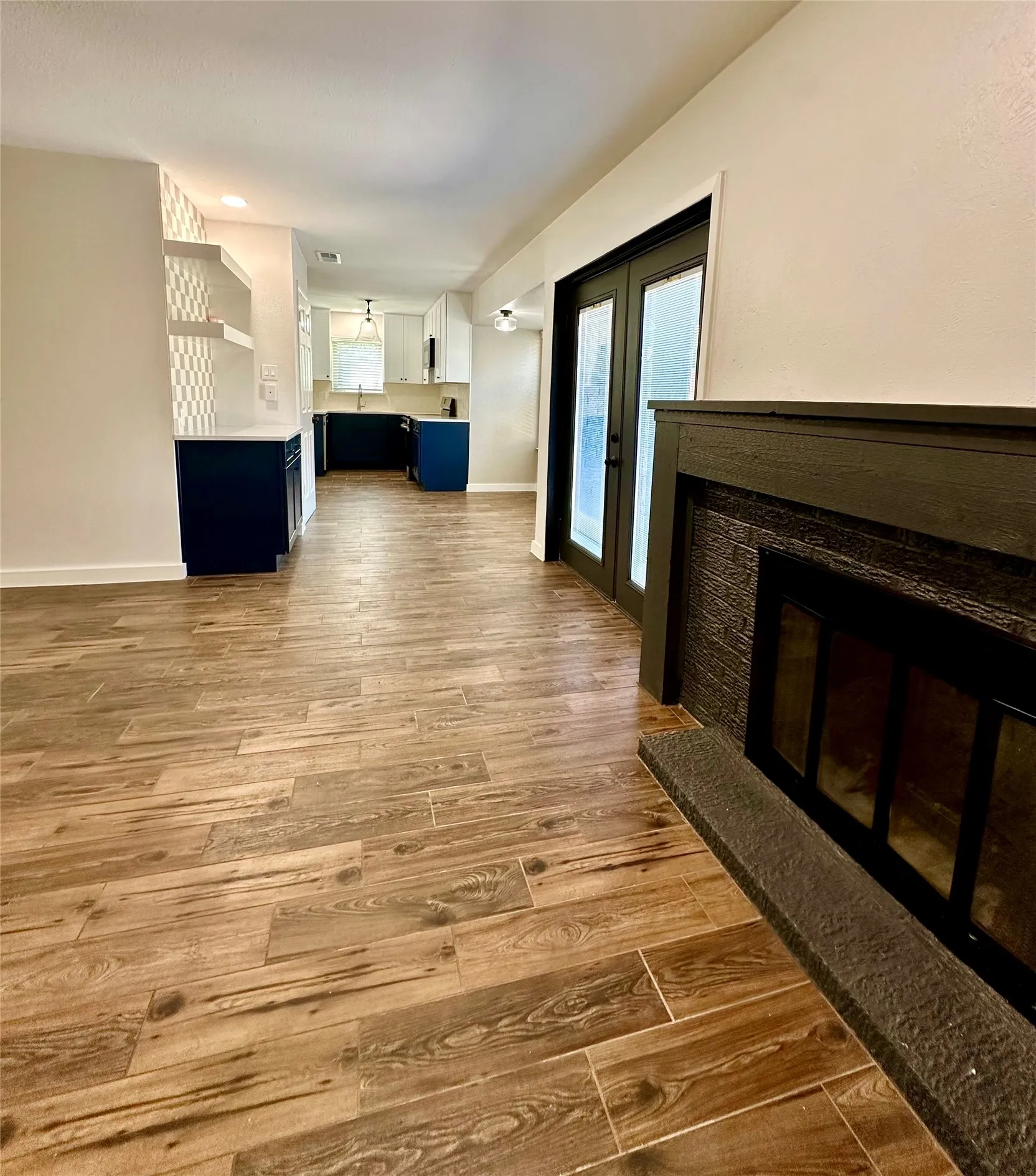 Single Family Residence For Rent in Tarrant County , 120 Lakeway Drive, Benbrook, Texas 76126, 3 Bedroom, 2 Bathroom, 2 Garage spaces, 1,561 Sqft, built in 1970, mls#21396056, Real Estate Agent in Benbrook, Homes For Rent in Tarrant county, Homes For Rent in Benbrook, Realtor in Benbrook Texas, Real Estate Brokerage Independent Realty Texas, Luminita Cordes Realtor