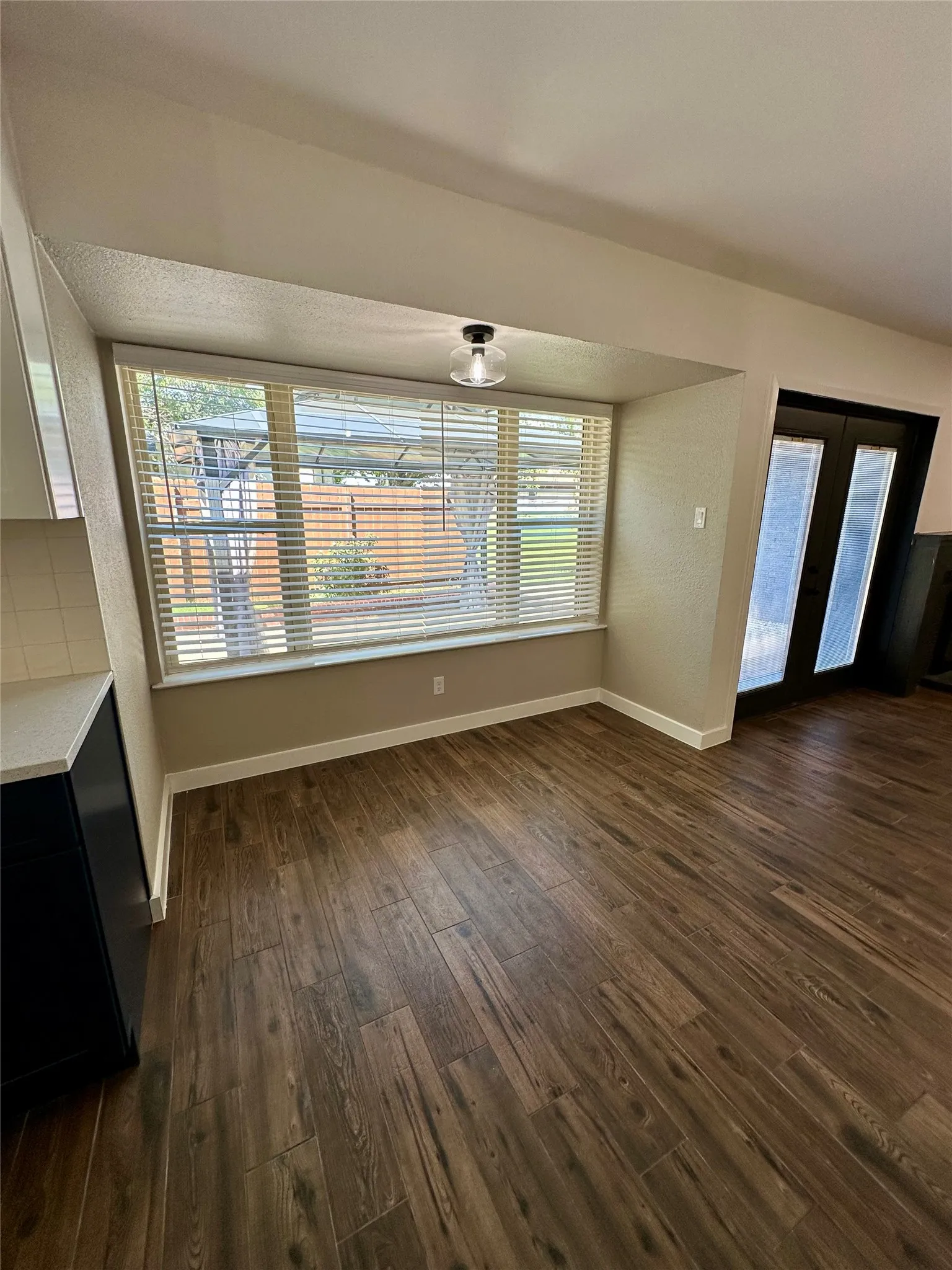 Single Family Residence For Rent in Tarrant County , 120 Lakeway Drive, Benbrook, Texas 76126, 3 Bedroom, 2 Bathroom, 2 Garage spaces, 1,561 Sqft, built in 1970, mls#21396056, Real Estate Agent in Benbrook, Homes For Rent in Tarrant county, Homes For Rent in Benbrook, Realtor in Benbrook Texas, Real Estate Brokerage Independent Realty Texas, Luminita Cordes Realtor