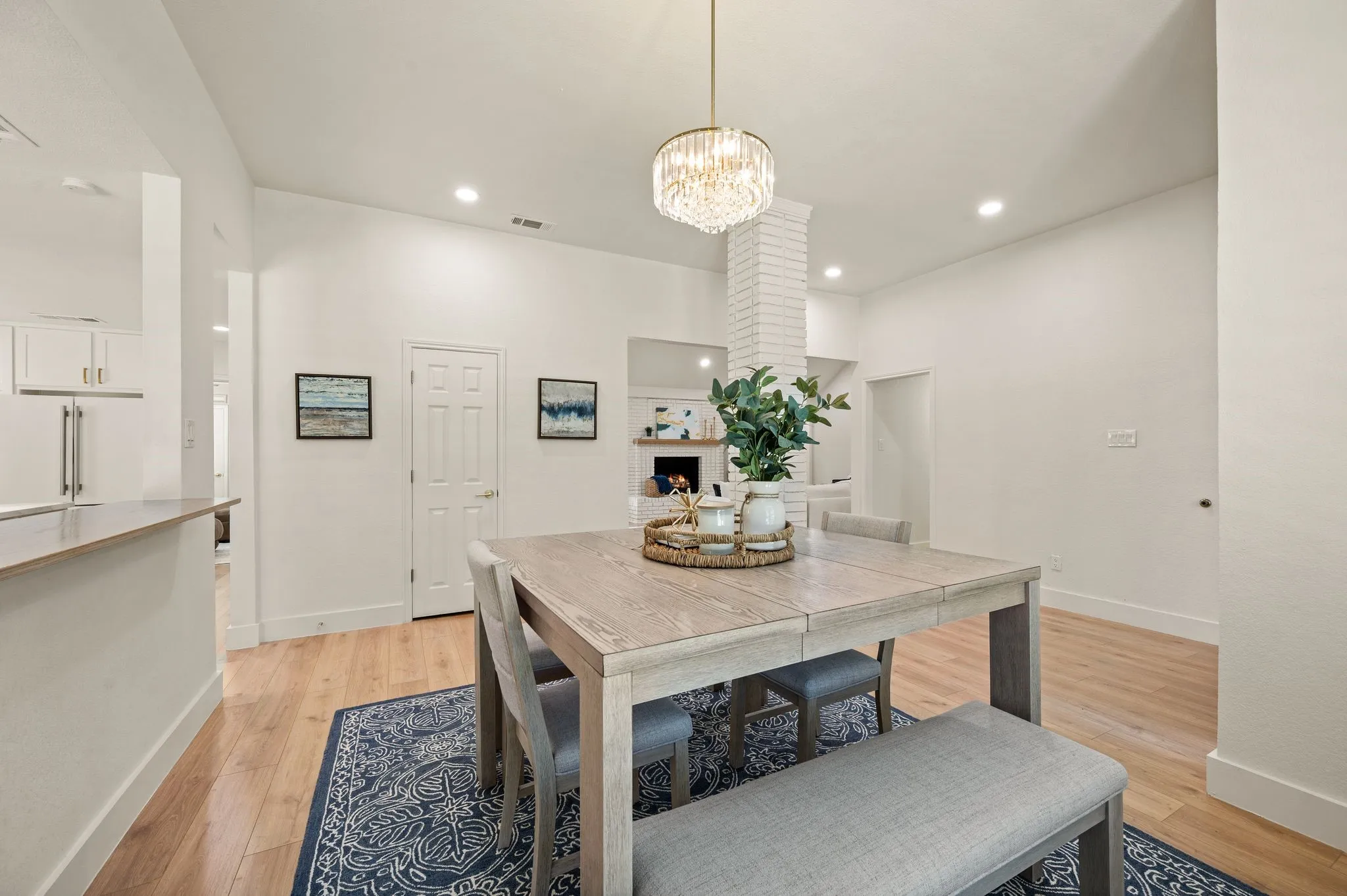 Single Family Residence For Sale in Tarrant County , 2905 Crestline Drive, Grapevine, Texas 76051, 3 Bedroom, 3 Bathroom, 2 Garage spaces, 2,523 Sqft, built in 1985, mls#21366665, Real Estate Agent in Grapevine, Homes For Sale in Tarrant county, Homes For Sale in Grapevine, Realtor in Grapevine Texas, Real Estate Brokerage Independent Realty Texas, Luminita Cordes Realtor