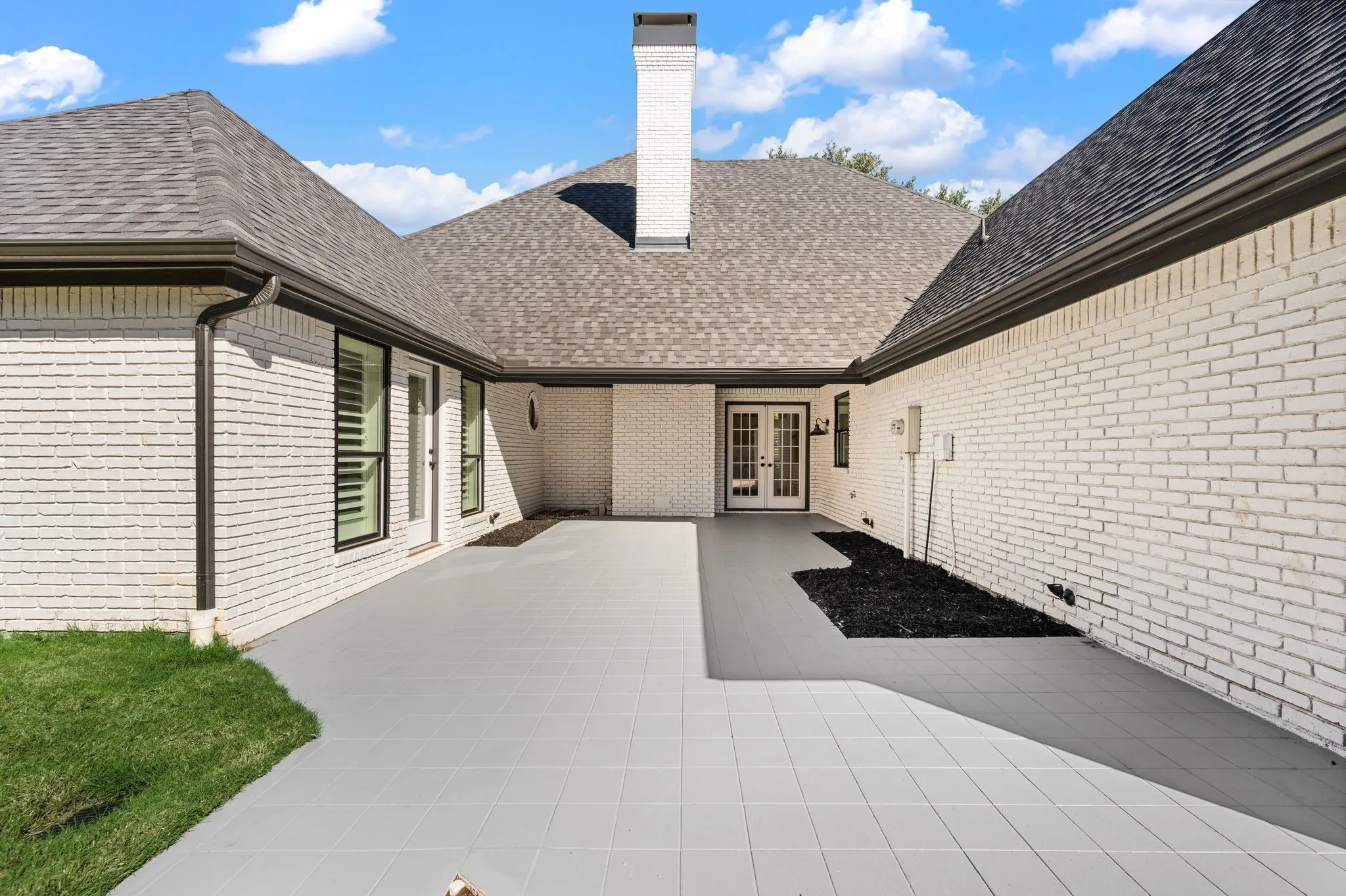 Single Family Residence For Sale in Tarrant County , 2905 Crestline Drive, Grapevine, Texas 76051, 3 Bedroom, 3 Bathroom, 2 Garage spaces, 2,523 Sqft, built in 1985, mls#21366665, Real Estate Agent in Grapevine, Homes For Sale in Tarrant county, Homes For Sale in Grapevine, Realtor in Grapevine Texas, Real Estate Brokerage Independent Realty Texas, Luminita Cordes Realtor