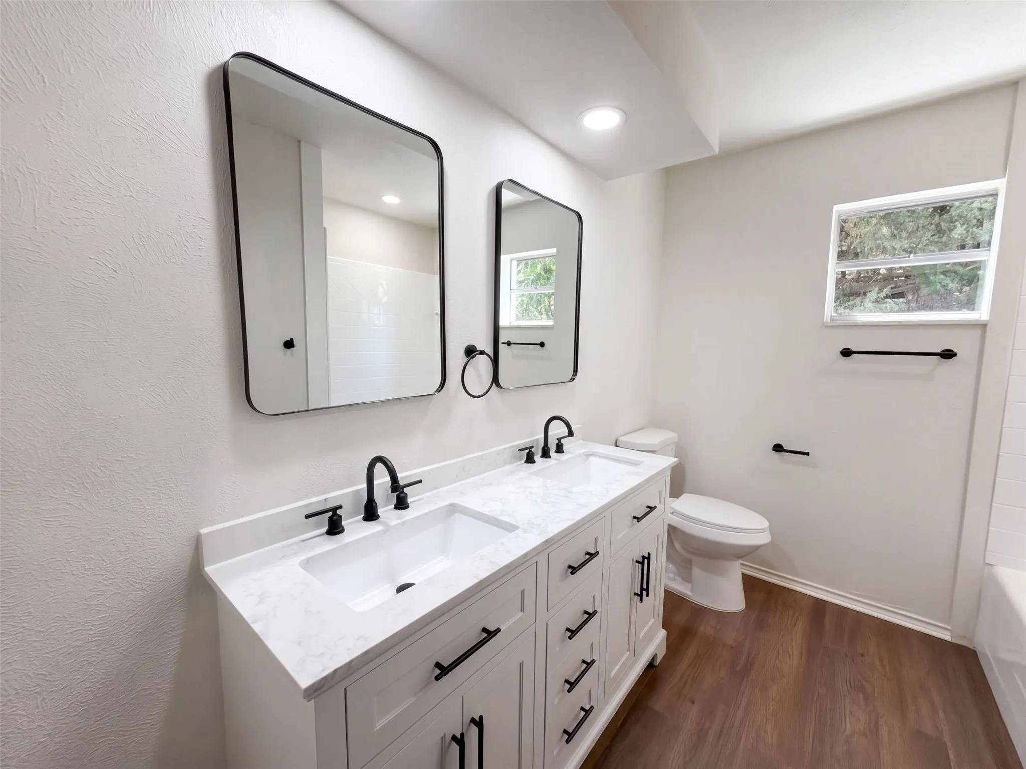 Single Family Residence For Sale in Denton County , 1329 Wellington Drive, Denton, Texas 76209, 3 Bedroom, 2 Bathroom, 2 Garage spaces, 2,076 Sqft, built in 1965, mls#21396066, Real Estate Agent in Denton, Homes For Sale in Denton county, Homes For Sale in Denton, Realtor in Denton Texas, Real Estate Brokerage Independent Realty Texas, Luminita Cordes Realtor