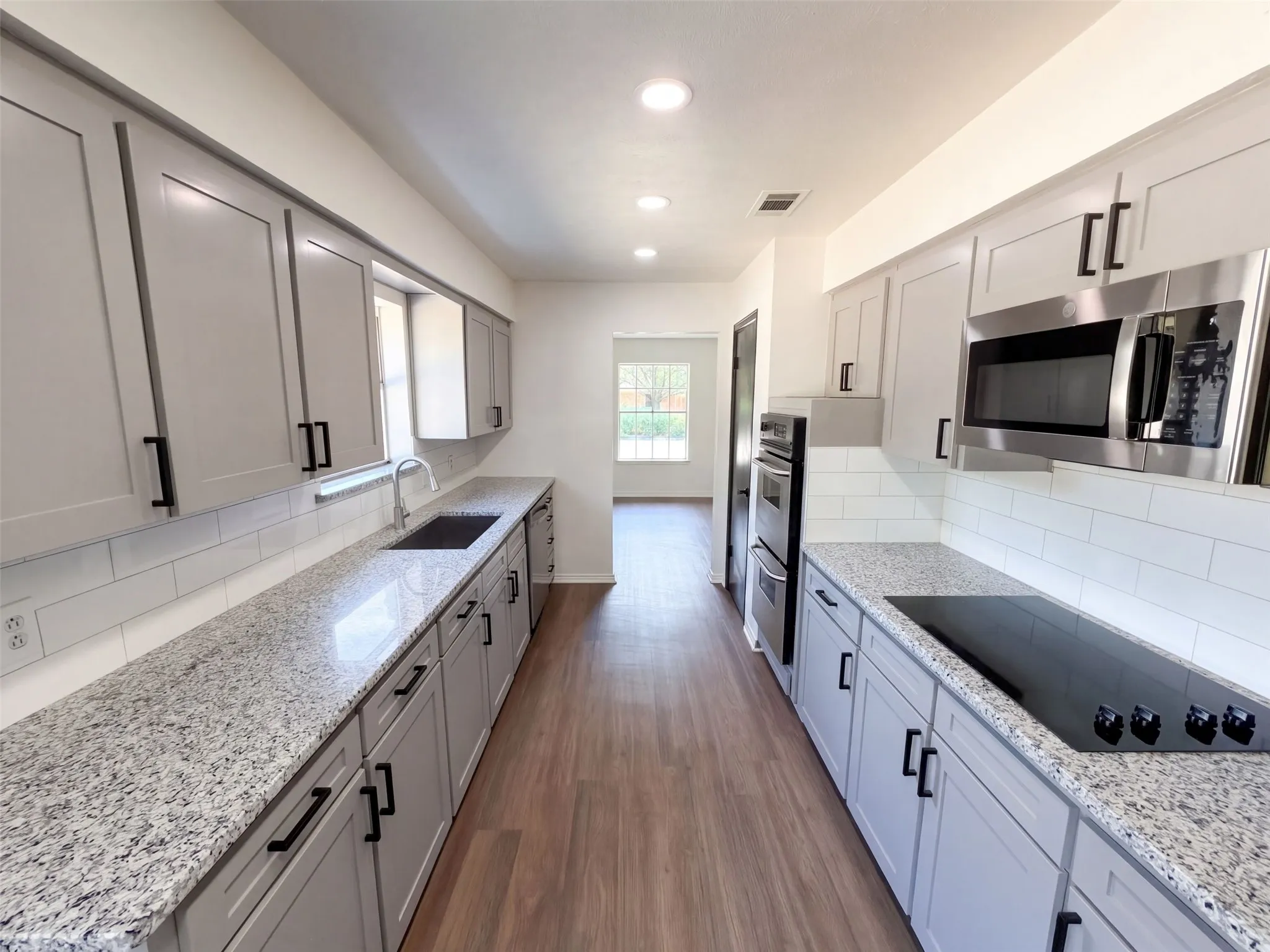 Single Family Residence For Sale in Denton County , 1329 Wellington Drive, Denton, Texas 76209, 3 Bedroom, 2 Bathroom, 2 Garage spaces, 2,076 Sqft, built in 1965, mls#21396066, Real Estate Agent in Denton, Homes For Sale in Denton county, Homes For Sale in Denton, Realtor in Denton Texas, Real Estate Brokerage Independent Realty Texas, Luminita Cordes Realtor