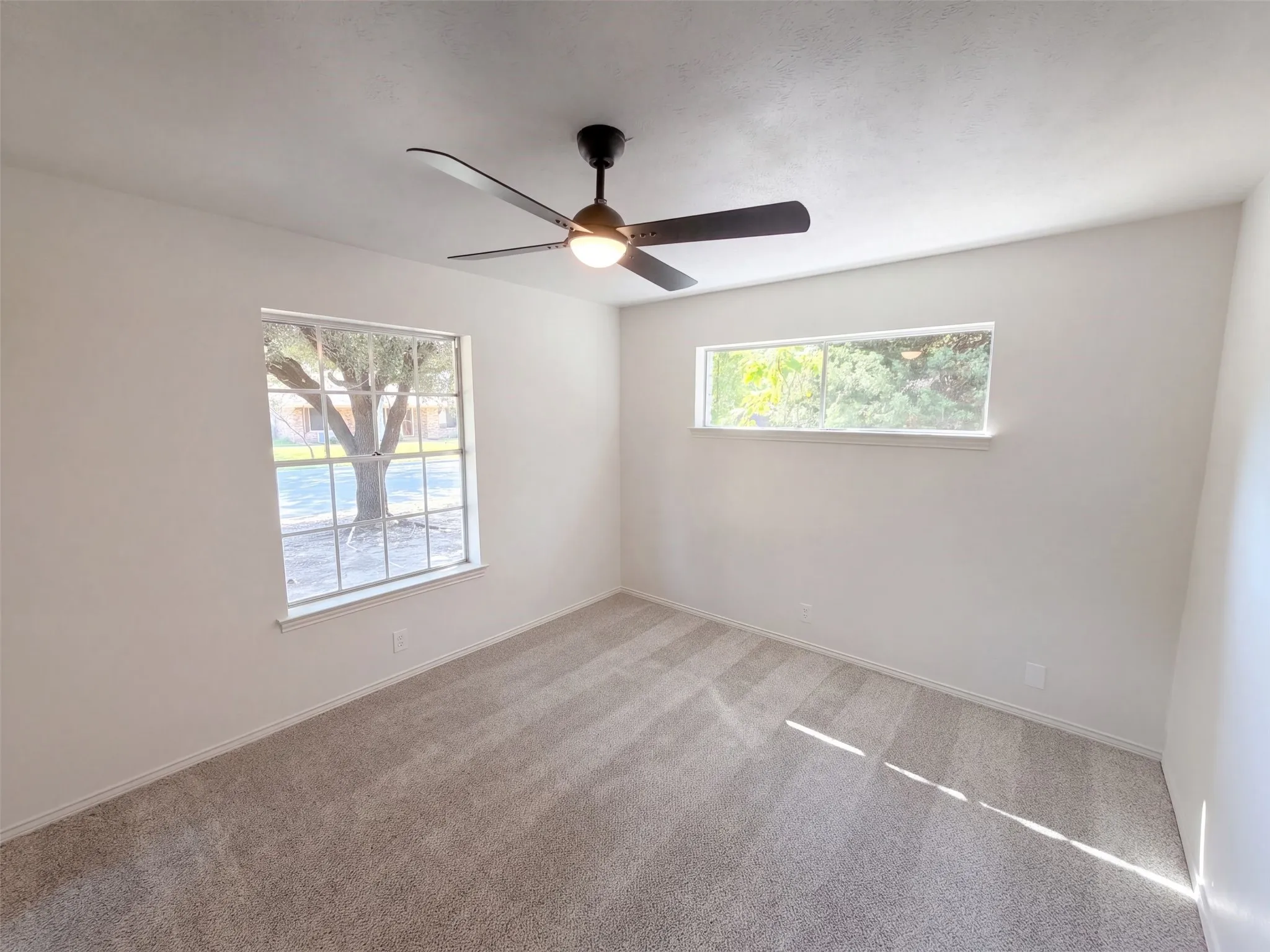 Single Family Residence For Sale in Denton County , 1329 Wellington Drive, Denton, Texas 76209, 3 Bedroom, 2 Bathroom, 2 Garage spaces, 2,076 Sqft, built in 1965, mls#21396066, Real Estate Agent in Denton, Homes For Sale in Denton county, Homes For Sale in Denton, Realtor in Denton Texas, Real Estate Brokerage Independent Realty Texas, Luminita Cordes Realtor