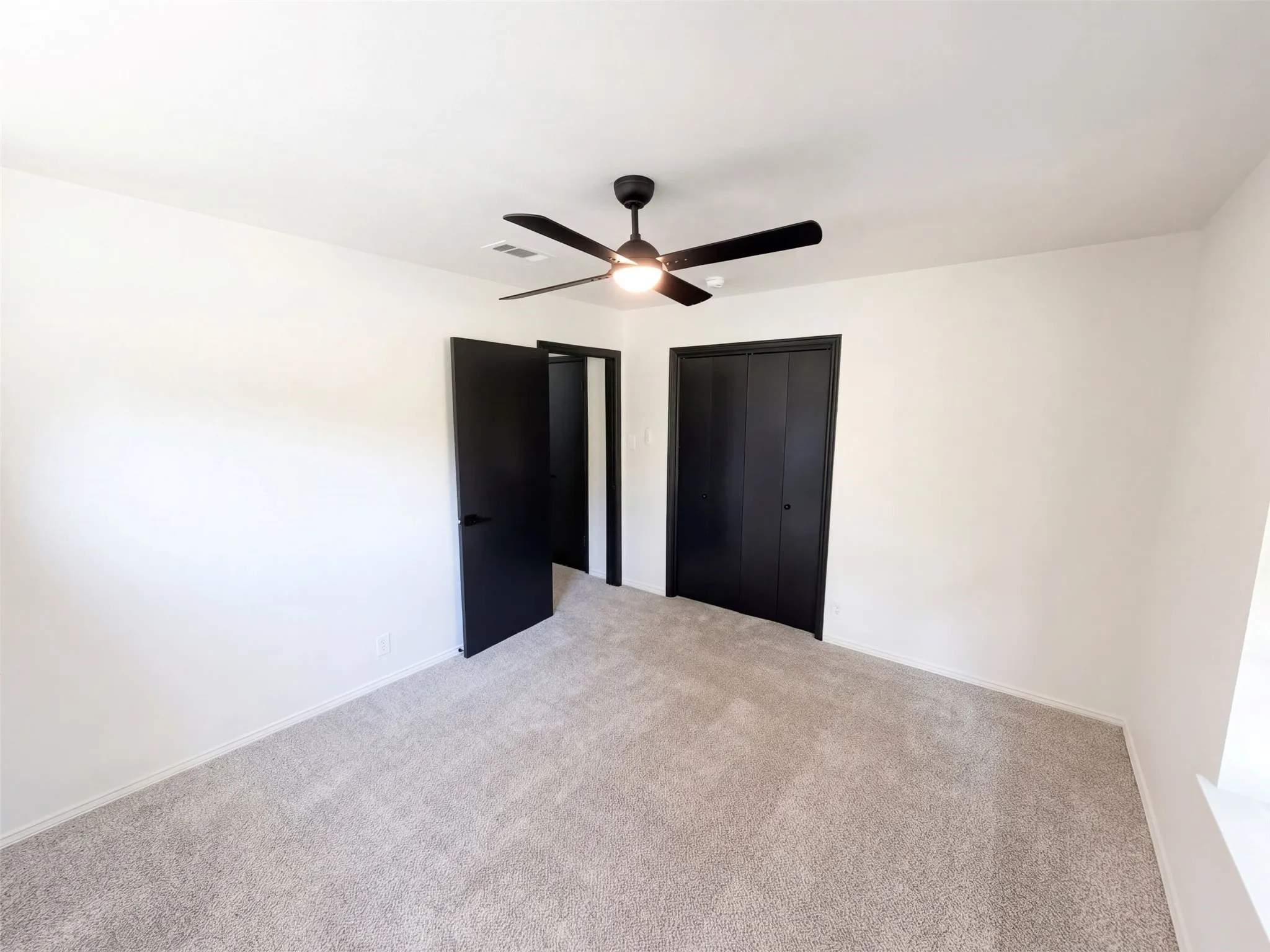 Single Family Residence For Sale in Denton County , 1329 Wellington Drive, Denton, Texas 76209, 3 Bedroom, 2 Bathroom, 2 Garage spaces, 2,076 Sqft, built in 1965, mls#21396066, Real Estate Agent in Denton, Homes For Sale in Denton county, Homes For Sale in Denton, Realtor in Denton Texas, Real Estate Brokerage Independent Realty Texas, Luminita Cordes Realtor
