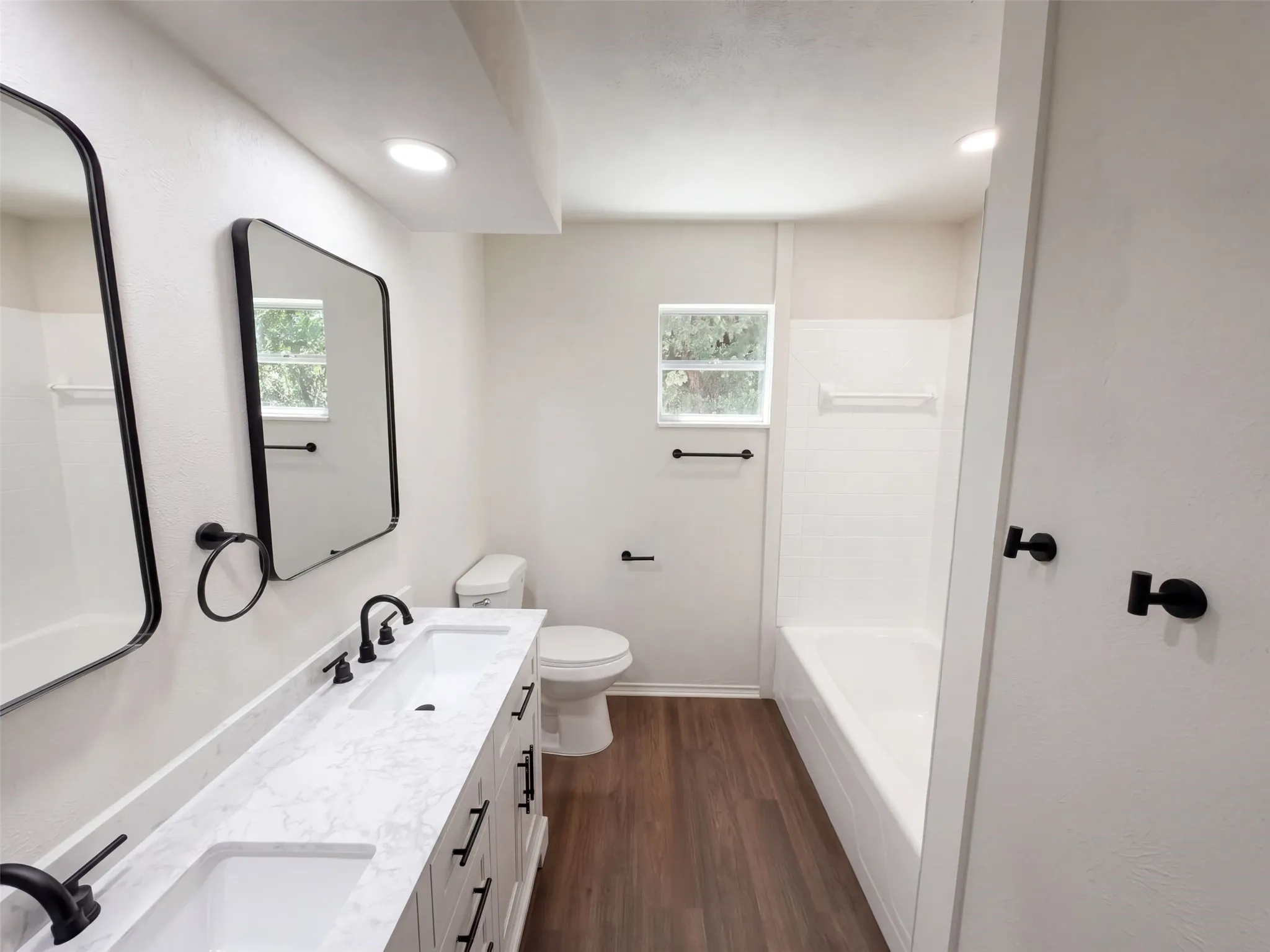 Single Family Residence For Sale in Denton County , 1329 Wellington Drive, Denton, Texas 76209, 3 Bedroom, 2 Bathroom, 2 Garage spaces, 2,076 Sqft, built in 1965, mls#21396066, Real Estate Agent in Denton, Homes For Sale in Denton county, Homes For Sale in Denton, Realtor in Denton Texas, Real Estate Brokerage Independent Realty Texas, Luminita Cordes Realtor