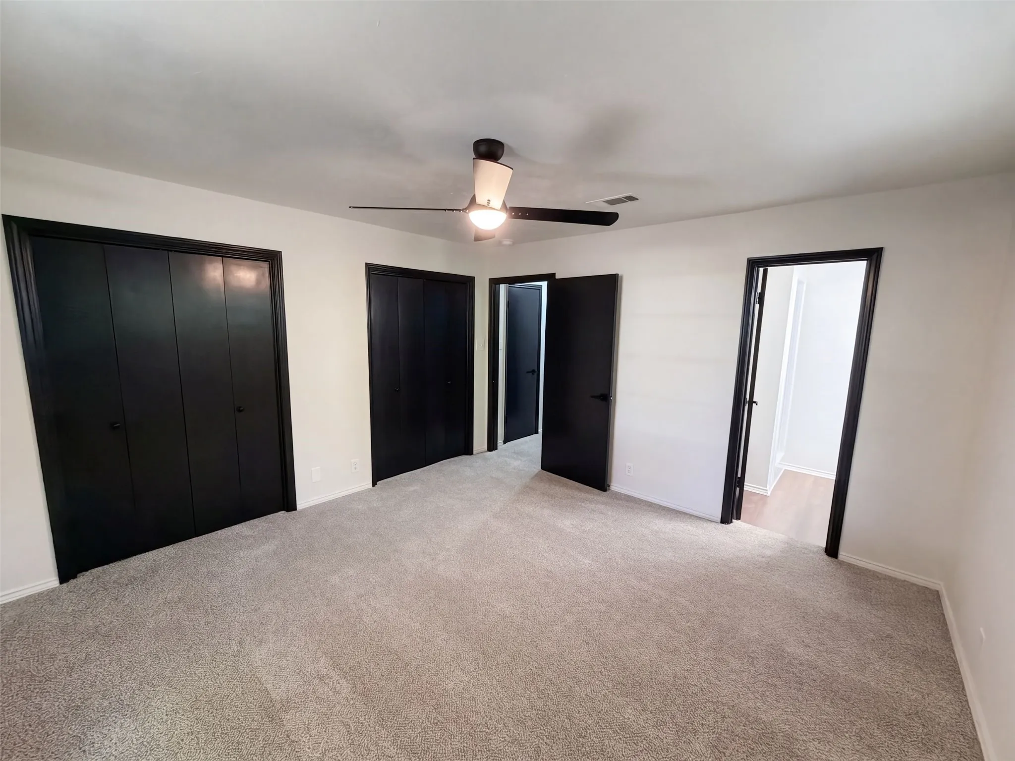 Single Family Residence For Sale in Denton County , 1329 Wellington Drive, Denton, Texas 76209, 3 Bedroom, 2 Bathroom, 2 Garage spaces, 2,076 Sqft, built in 1965, mls#21396066, Real Estate Agent in Denton, Homes For Sale in Denton county, Homes For Sale in Denton, Realtor in Denton Texas, Real Estate Brokerage Independent Realty Texas, Luminita Cordes Realtor