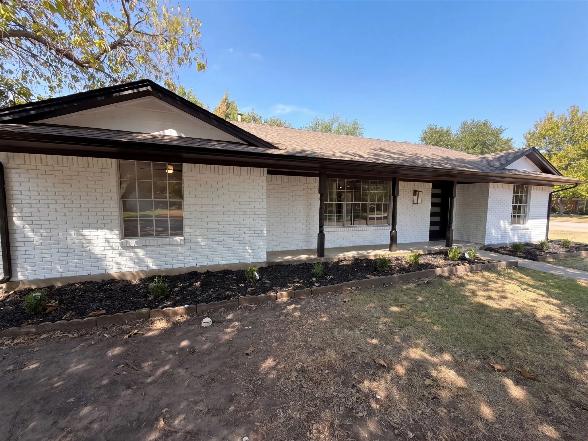 Single Family Residence For Sale in Denton County , 1329 Wellington Drive, Denton, Texas 76209, 3 Bedroom, 2 Bathroom, 2 Garage spaces, 2,076 Sqft, built in 1965, mls#21396066, Real Estate Agent in Denton, Homes For Sale in Denton county, Homes For Sale in Denton, Realtor in Denton Texas, Real Estate Brokerage Independent Realty Texas, Luminita Cordes Realtor