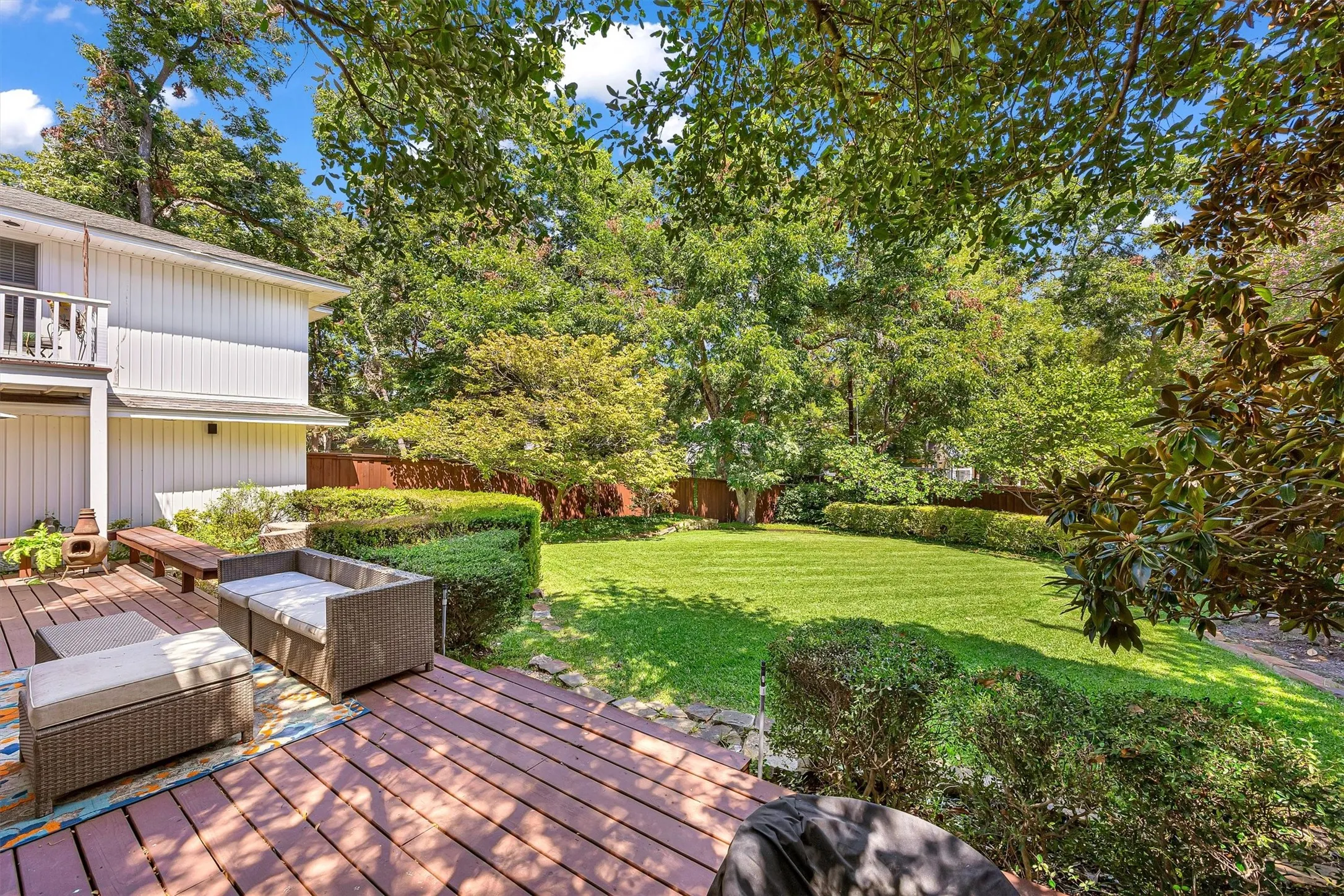 Single Family Residence For Sale in Dallas County , 9908 Robin Hill Lane, Dallas, Texas 75238, 4 Bedroom, 3 Bathroom, 2 Garage spaces, 2,930 Sqft, built in 1964, mls#21394701, Real Estate Agent in Dallas, Homes For Sale in Dallas county, Homes For Sale in Dallas, Realtor in Dallas Texas, Real Estate Brokerage Independent Realty Texas, Luminita Cordes Realtor